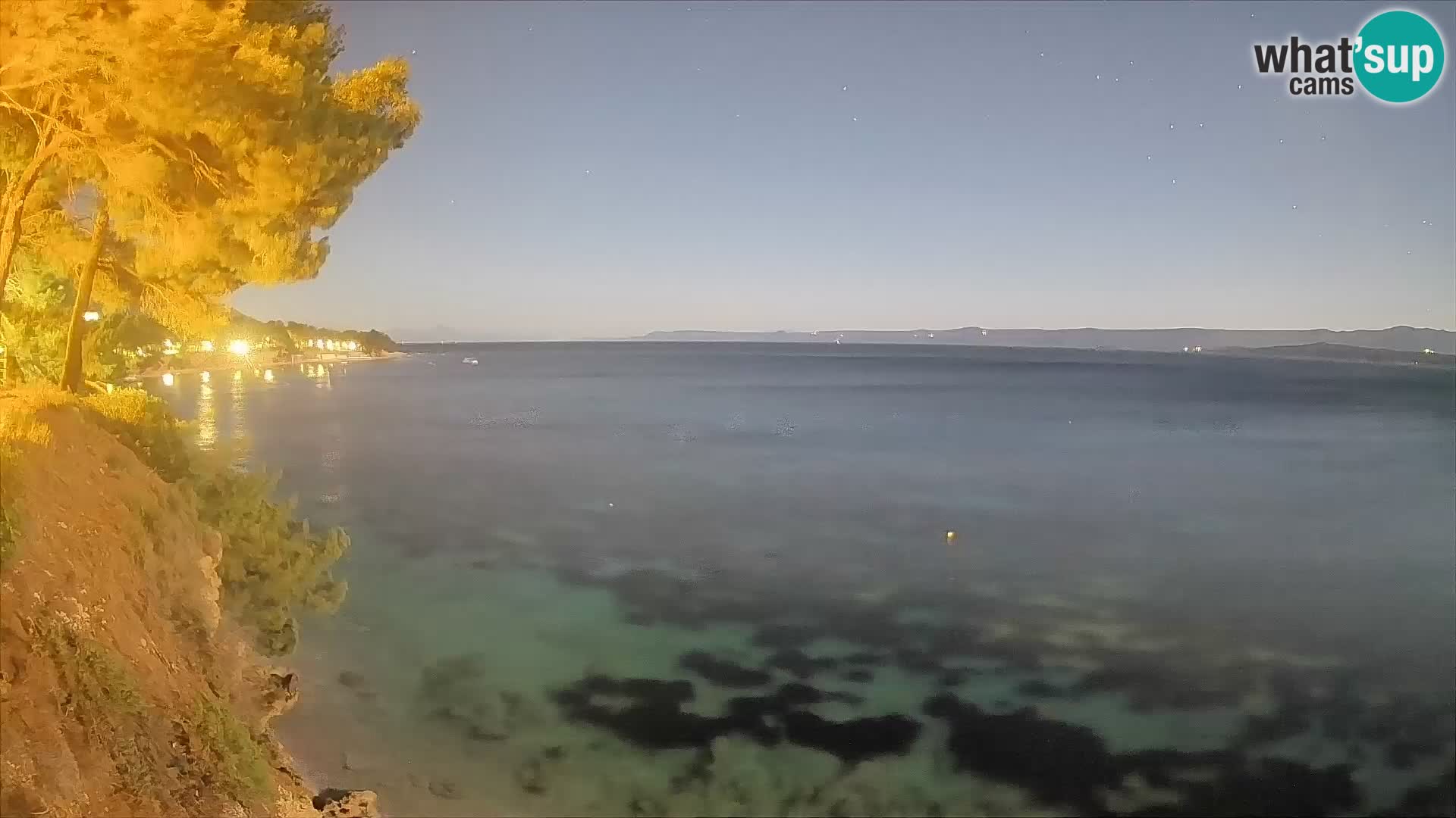 Spletna kamera Plaža Potočine Bol – Pogled v živo na plažo Borak, otok Brač