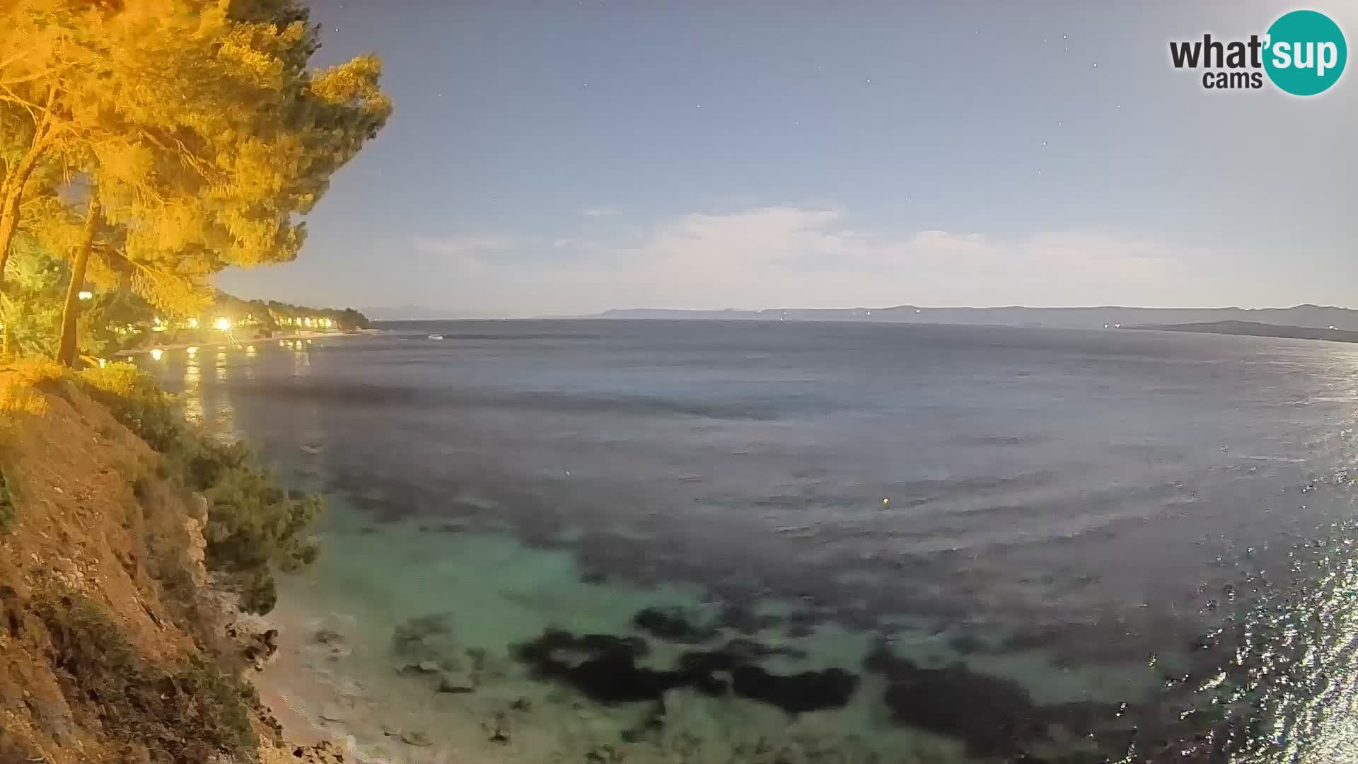 Spletna kamera Plaža Potočine Bol – Pogled v živo na plažo Borak, otok Brač