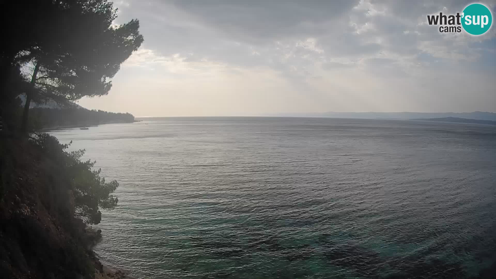 Spletna kamera Plaža Potočine Bol – Pogled v živo na plažo Borak, otok Brač