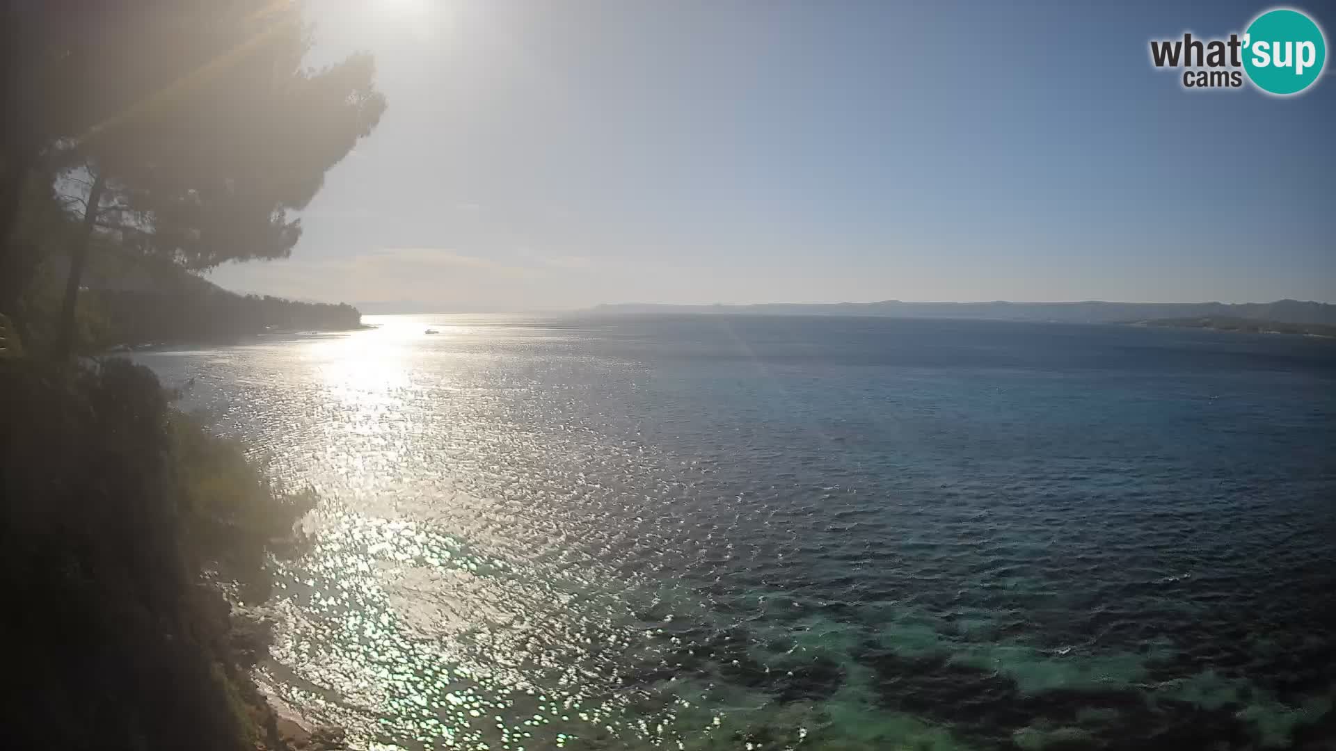 Spletna kamera Plaža Potočine Bol – Pogled v živo na plažo Borak, otok Brač
