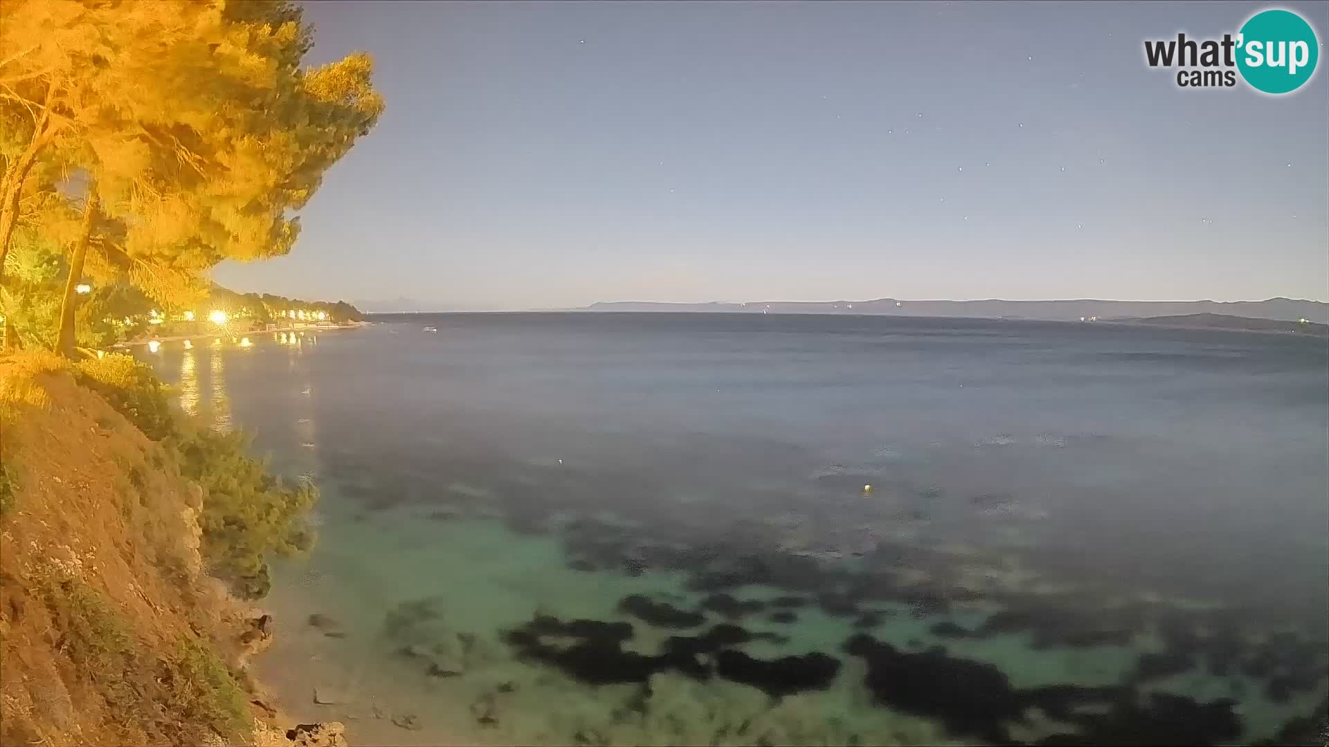 Spletna kamera Plaža Potočine Bol – Pogled v živo na plažo Borak, otok Brač