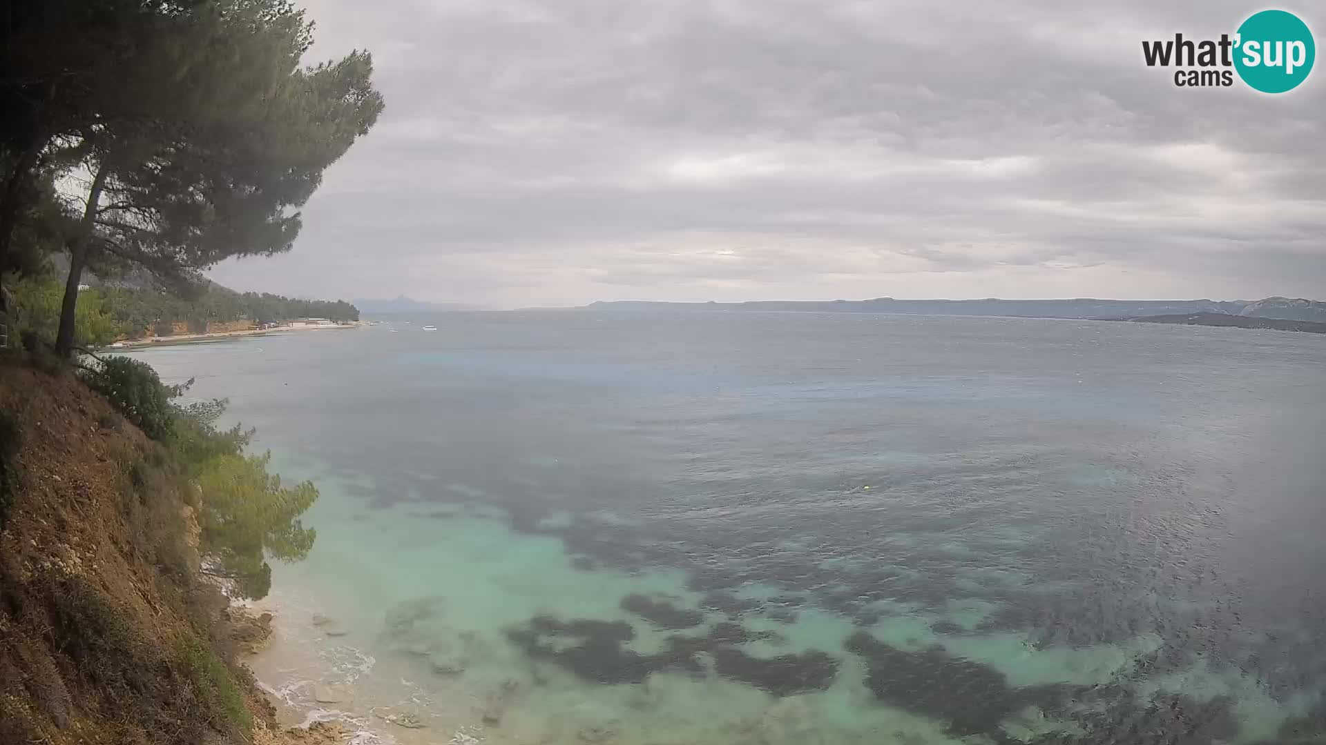 Spletna kamera Plaža Potočine Bol – Pogled v živo na plažo Borak, otok Brač