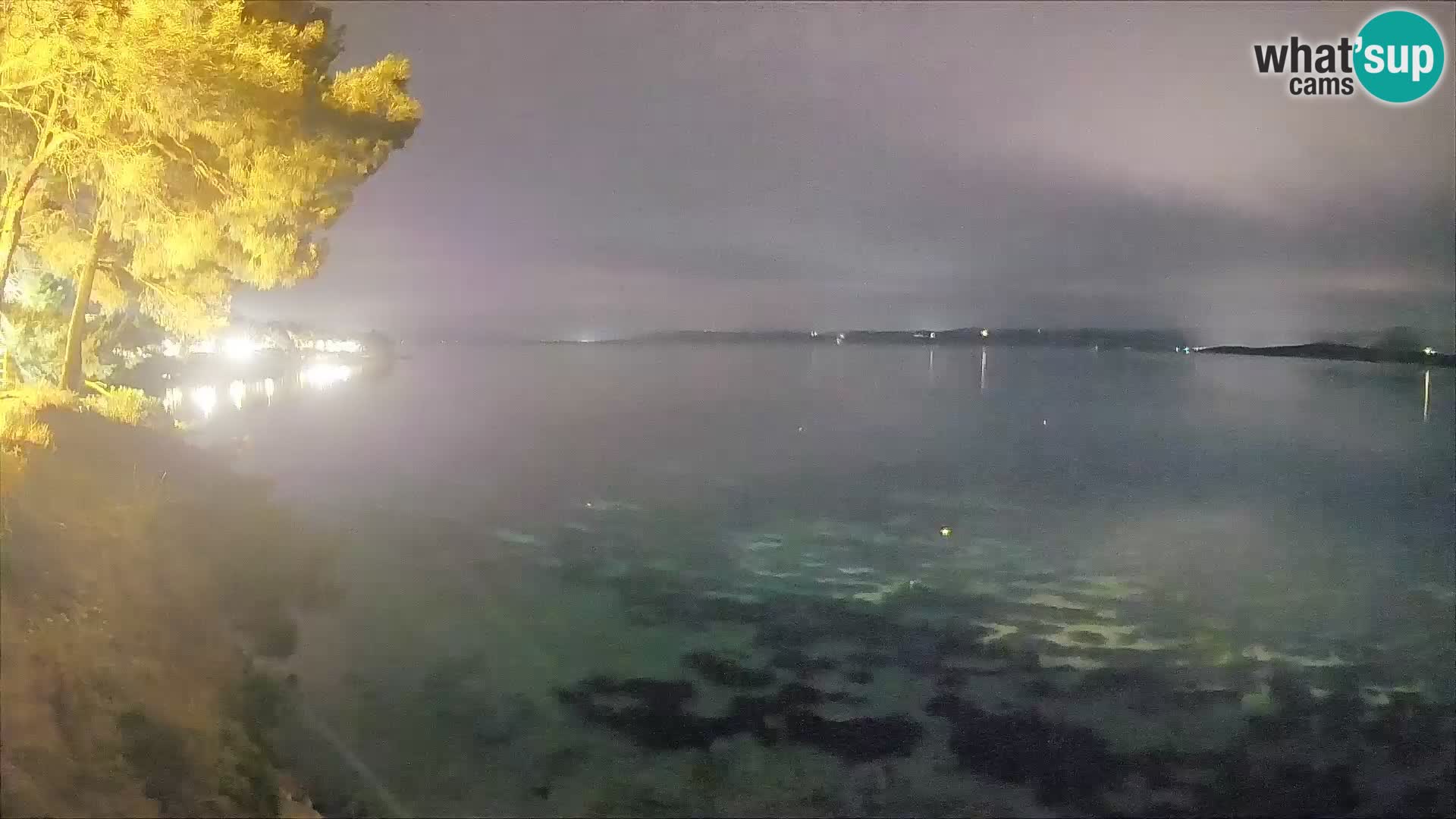 Webcam Spiaggia Potočine Bol – Vista live sulla spiaggia Borak, Isola di Brač