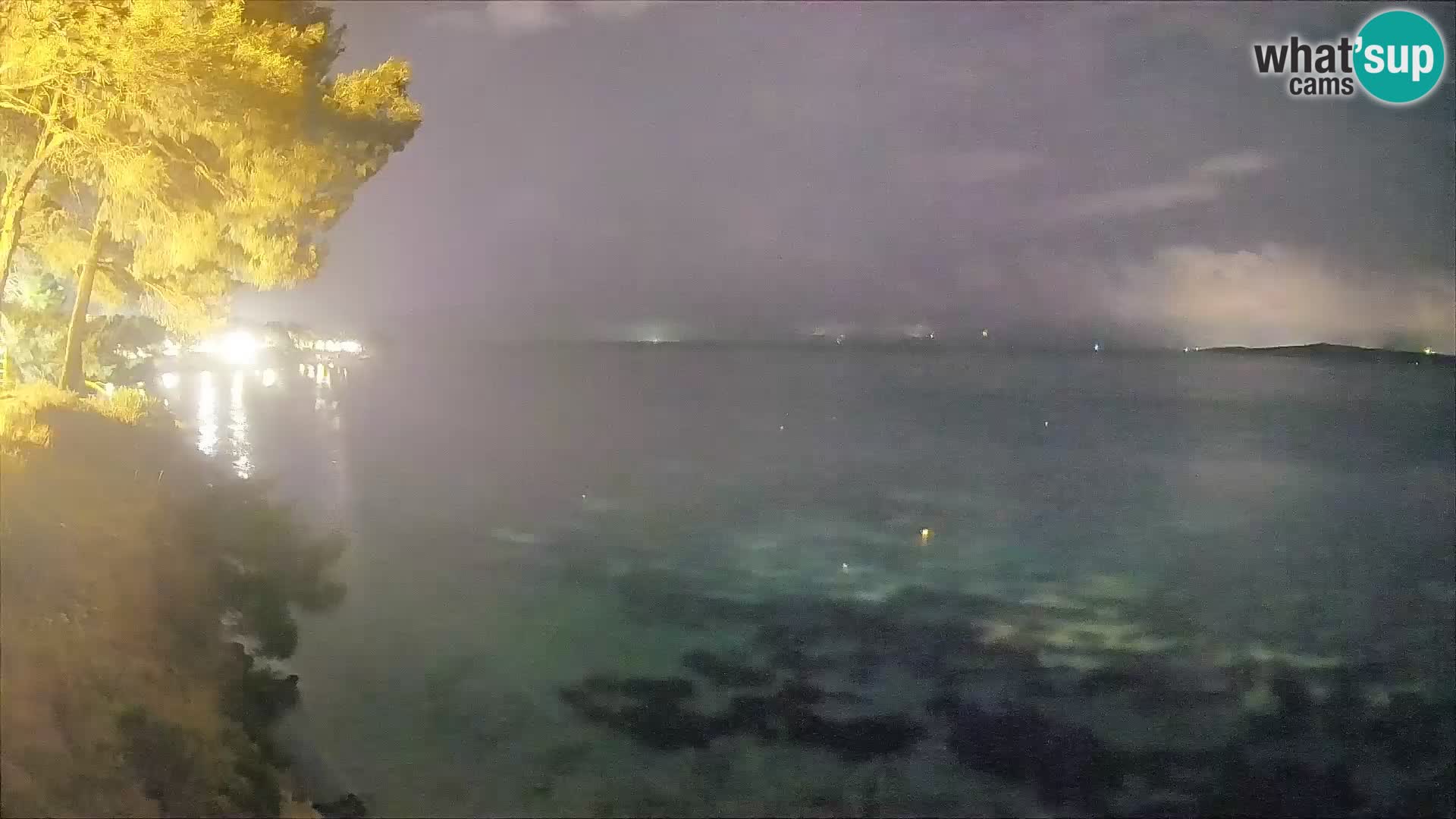 Web kamera Potočine Bol – Pogled uživo na plažu Borak, otok Brač