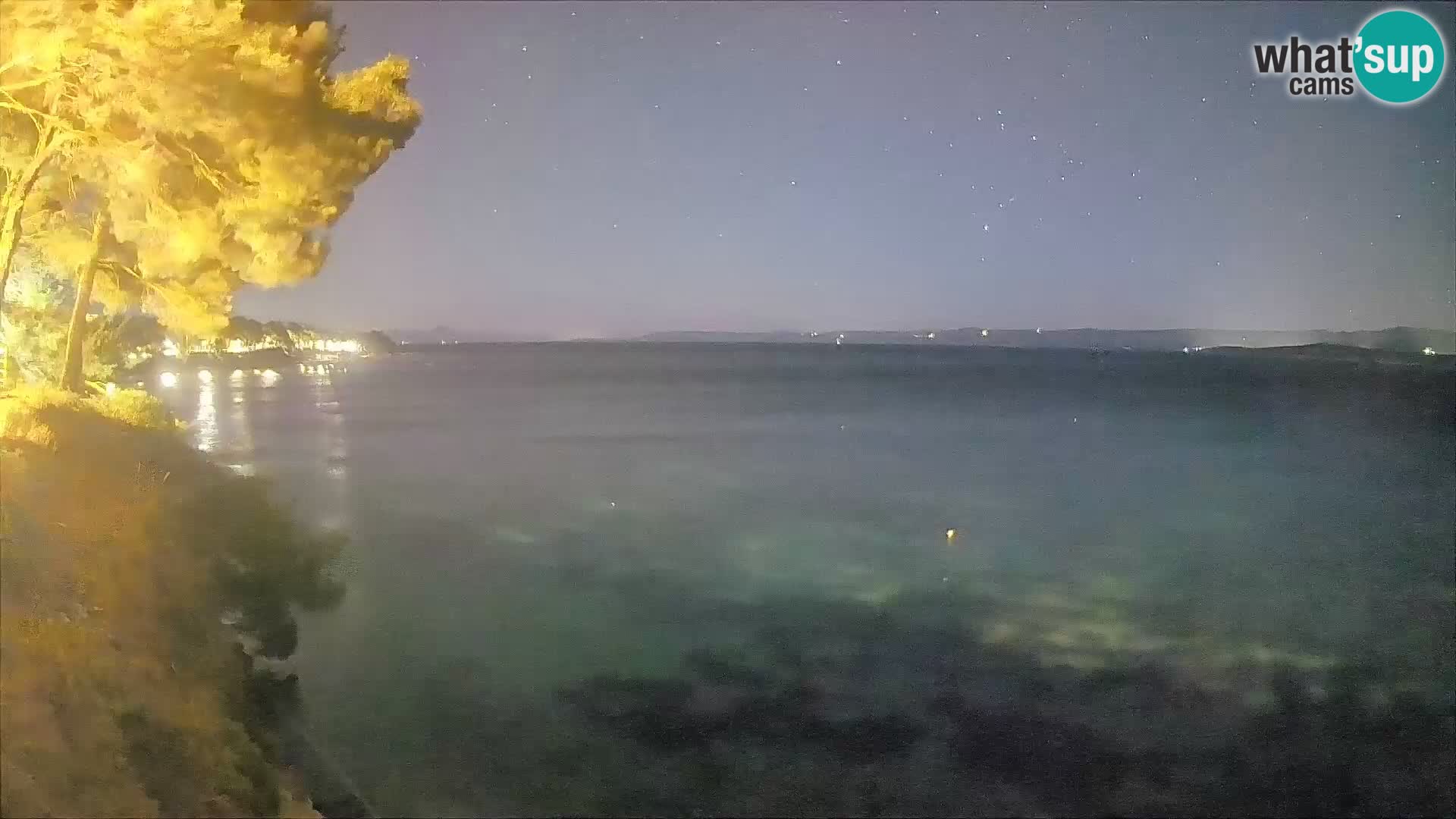 Spletna kamera Plaža Potočine Bol – Pogled v živo na plažo Borak, otok Brač