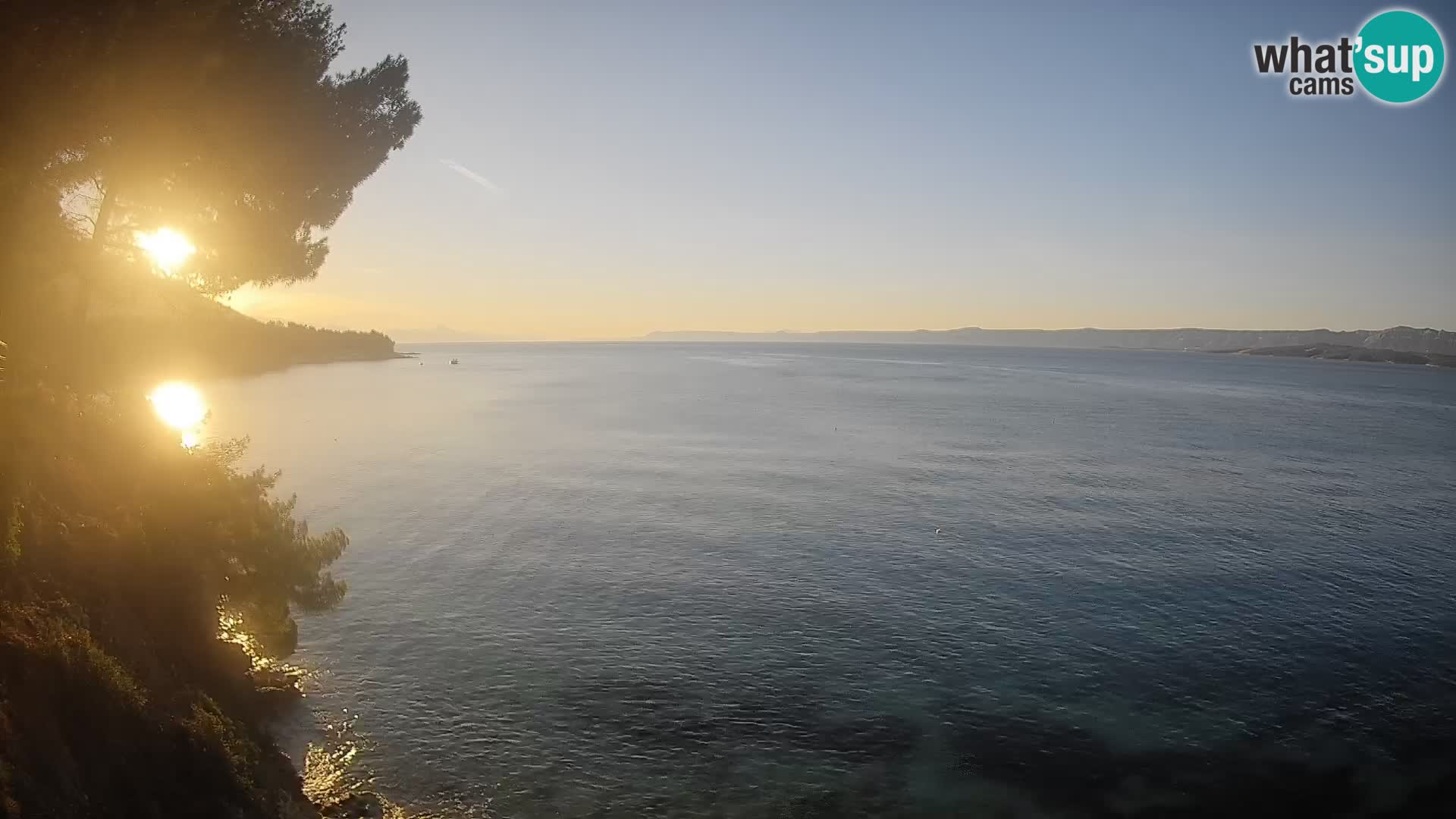 Spletna kamera Plaža Potočine Bol – Pogled v živo na plažo Borak, otok Brač