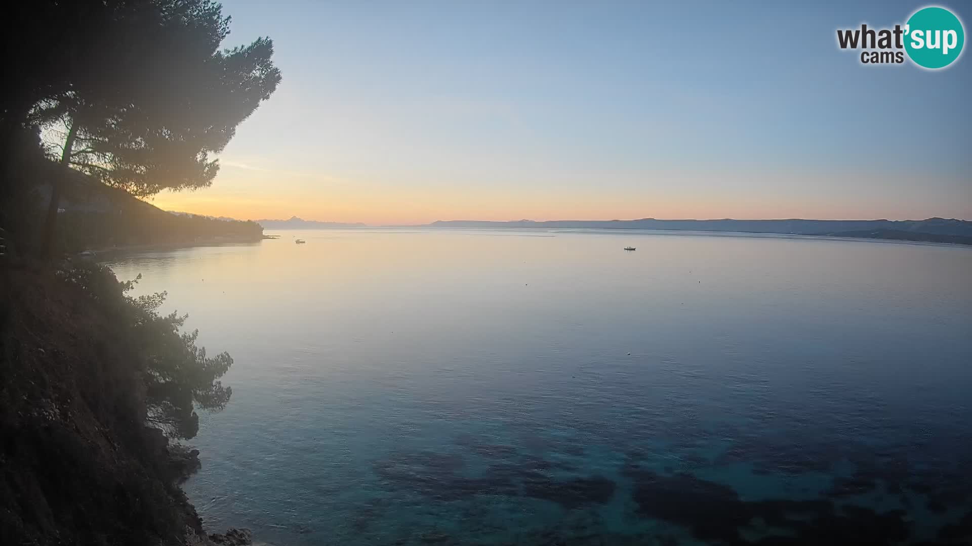 Spletna kamera Plaža Potočine Bol – Pogled v živo na plažo Borak, otok Brač