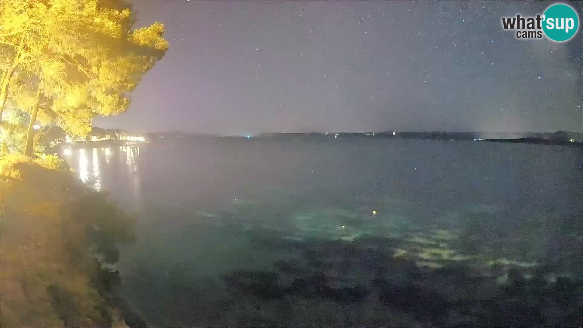 Spletna kamera Plaža Potočine Bol – Pogled v živo na plažo Borak, otok Brač