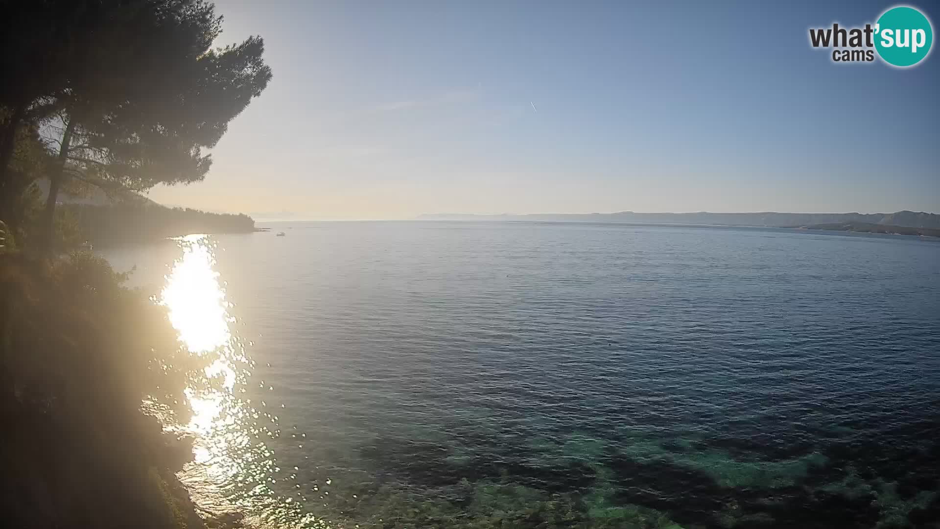 Spletna kamera Plaža Potočine Bol – Pogled v živo na plažo Borak, otok Brač