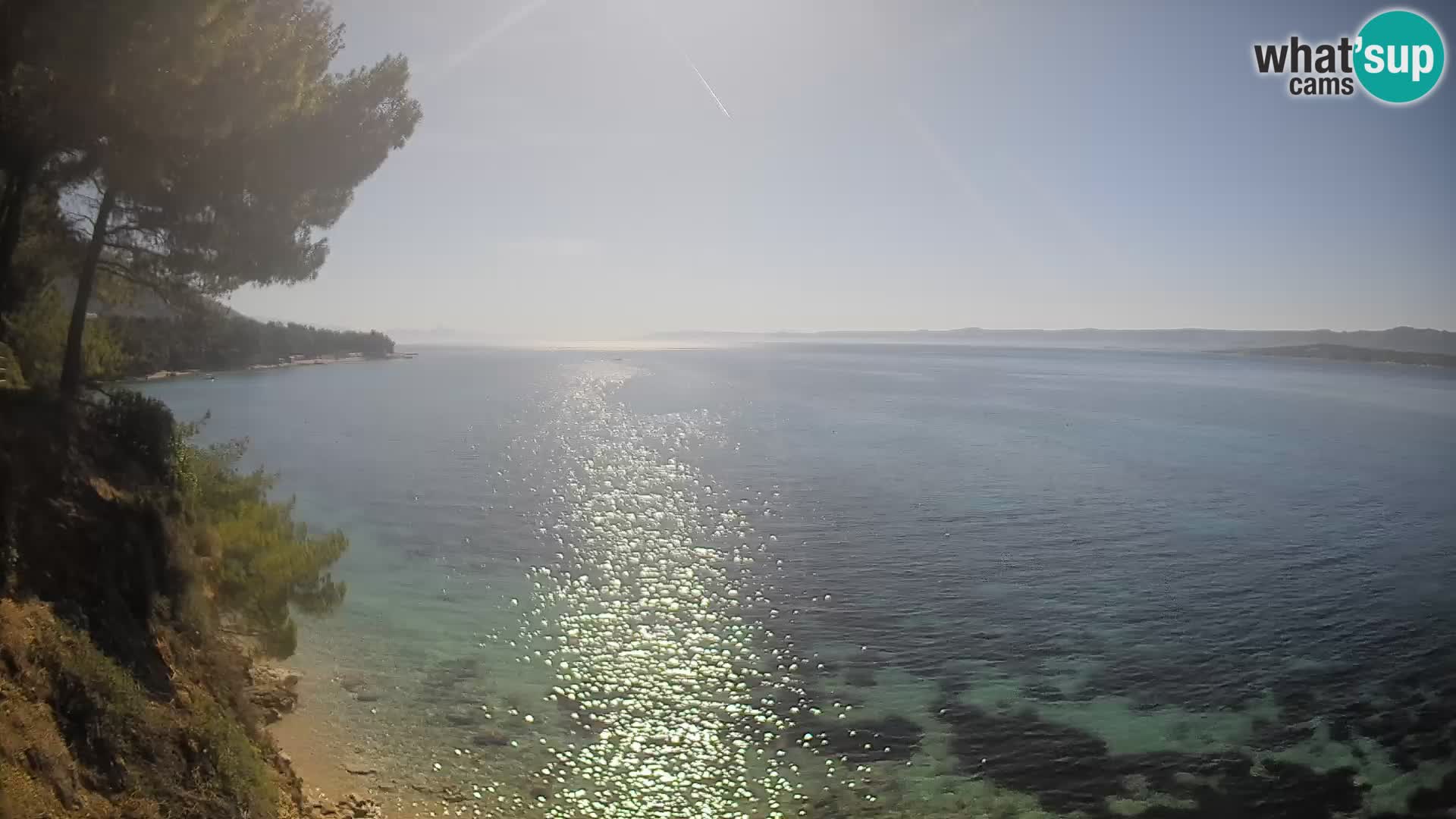 Spletna kamera Plaža Potočine Bol – Pogled v živo na plažo Borak, otok Brač