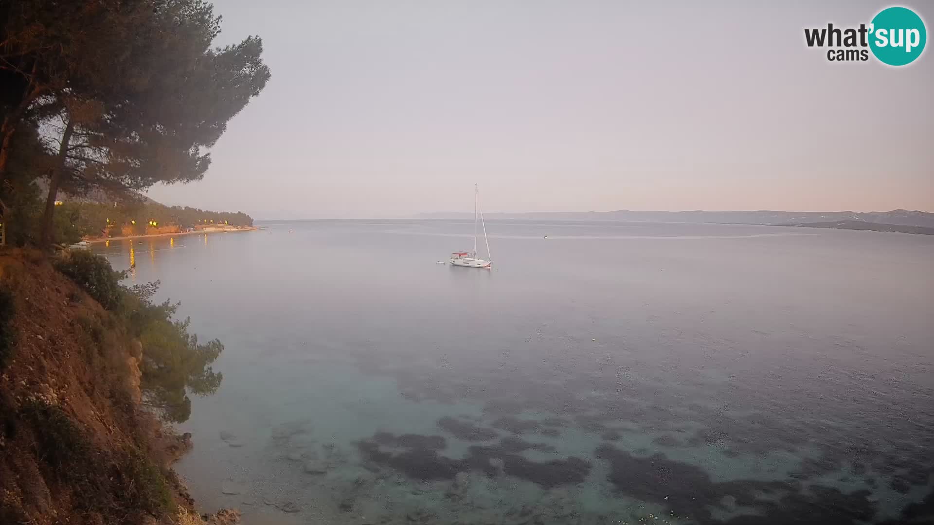 Web kamera Potočine Bol – Pogled uživo na plažu Borak, otok Brač