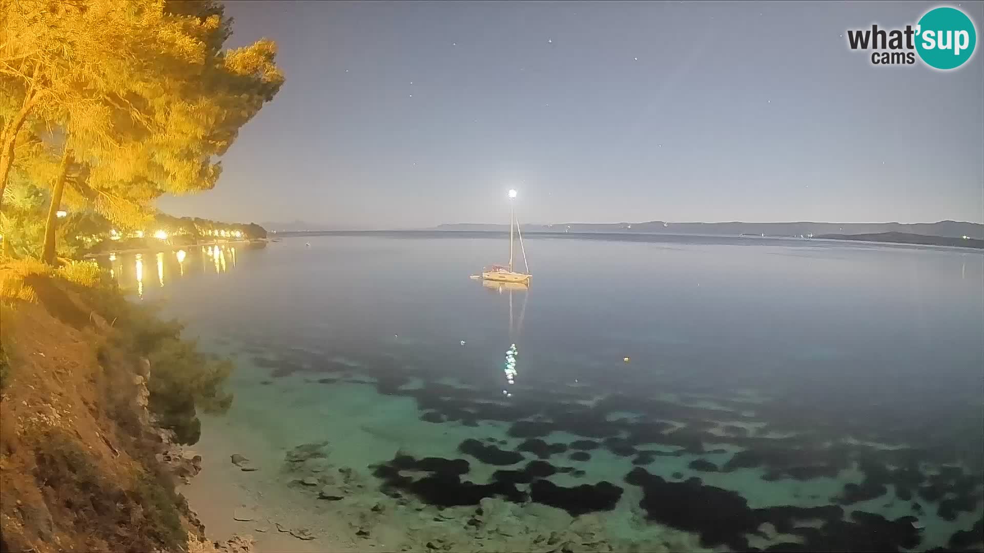 Web kamera Potočine Bol – Pogled uživo na plažu Borak, otok Brač