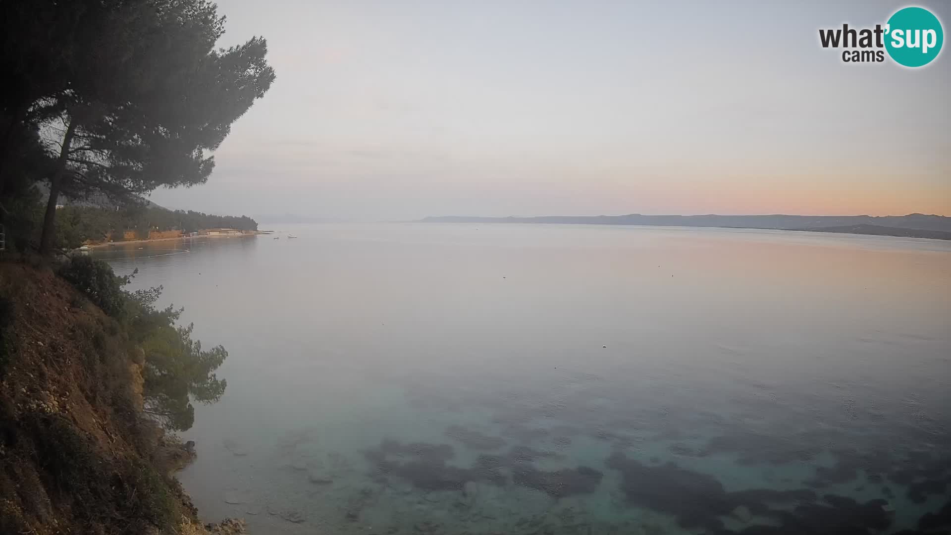 Spletna kamera Plaža Potočine Bol – Pogled v živo na plažo Borak, otok Brač