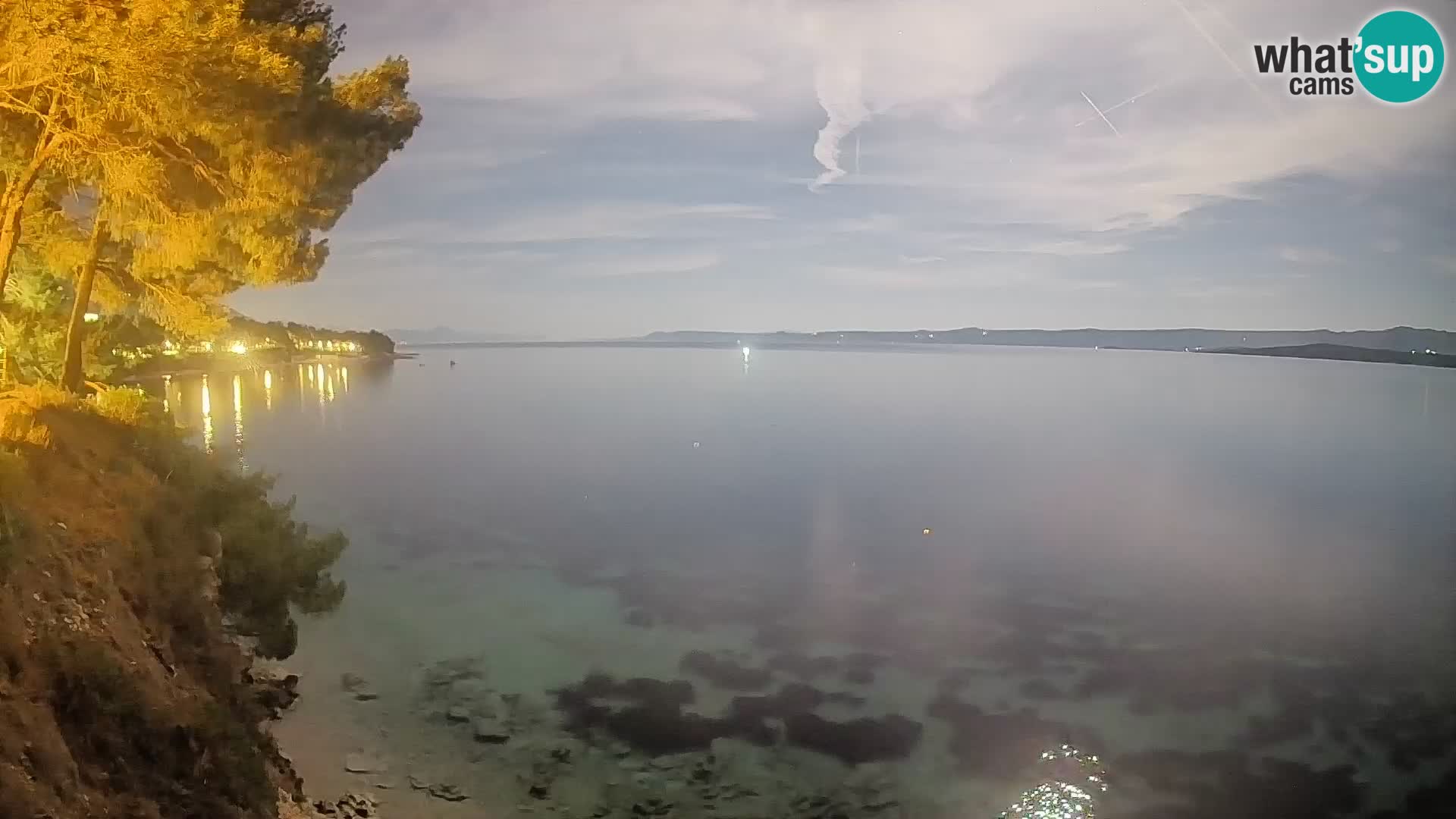 Spletna kamera Plaža Potočine Bol – Pogled v živo na plažo Borak, otok Brač