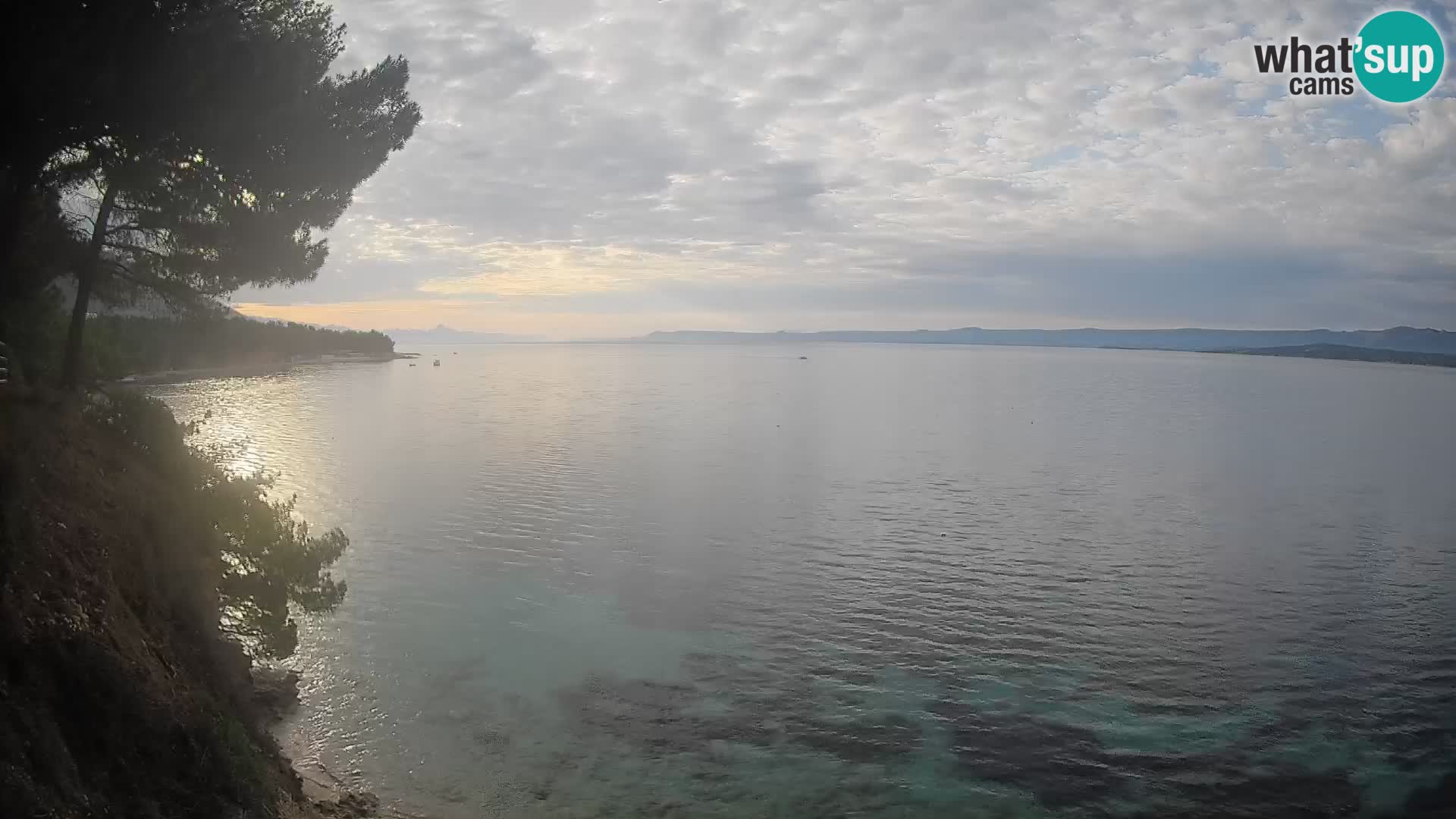 Spletna kamera Plaža Potočine Bol – Pogled v živo na plažo Borak, otok Brač