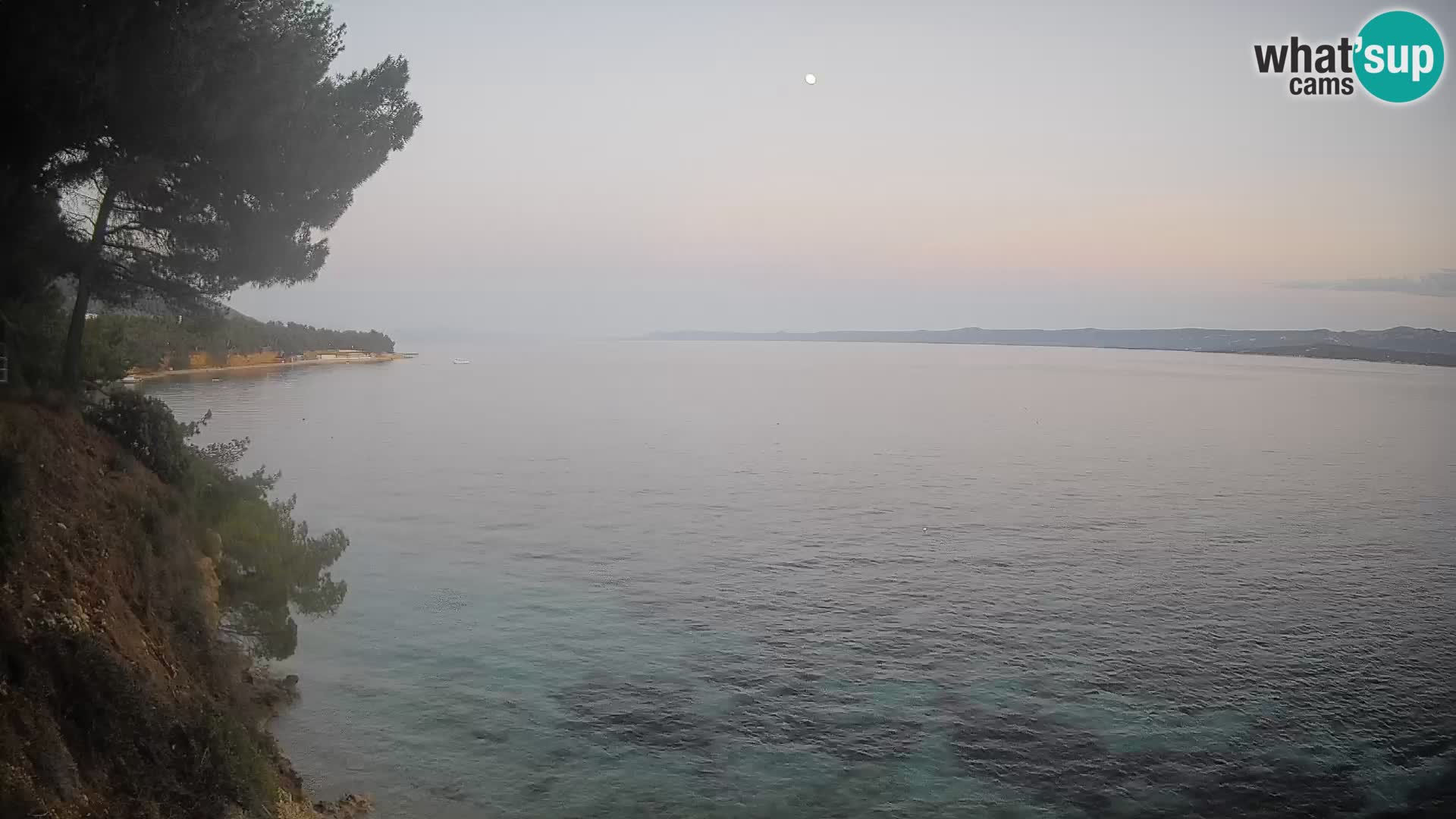 Spletna kamera Plaža Potočine Bol – Pogled v živo na plažo Borak, otok Brač
