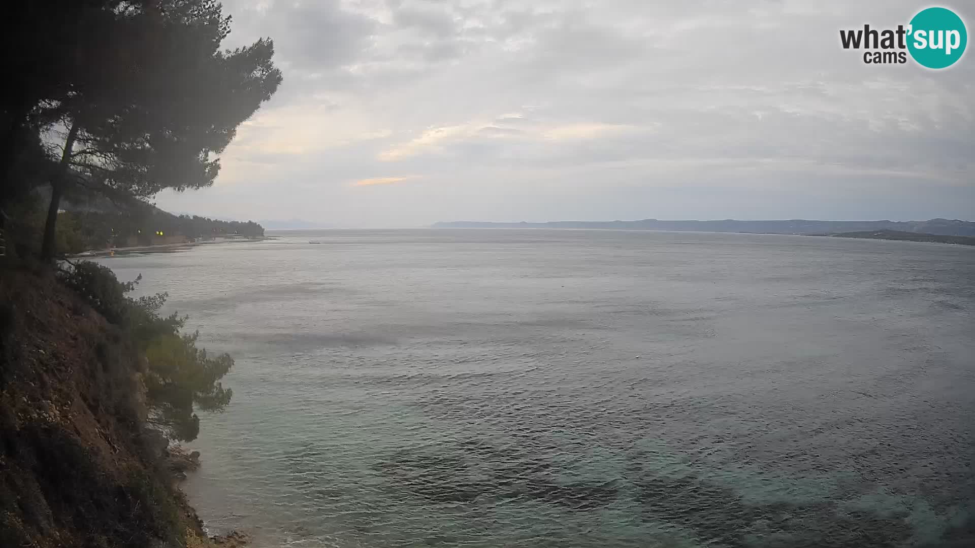 Spletna kamera Plaža Potočine Bol – Pogled v živo na plažo Borak, otok Brač