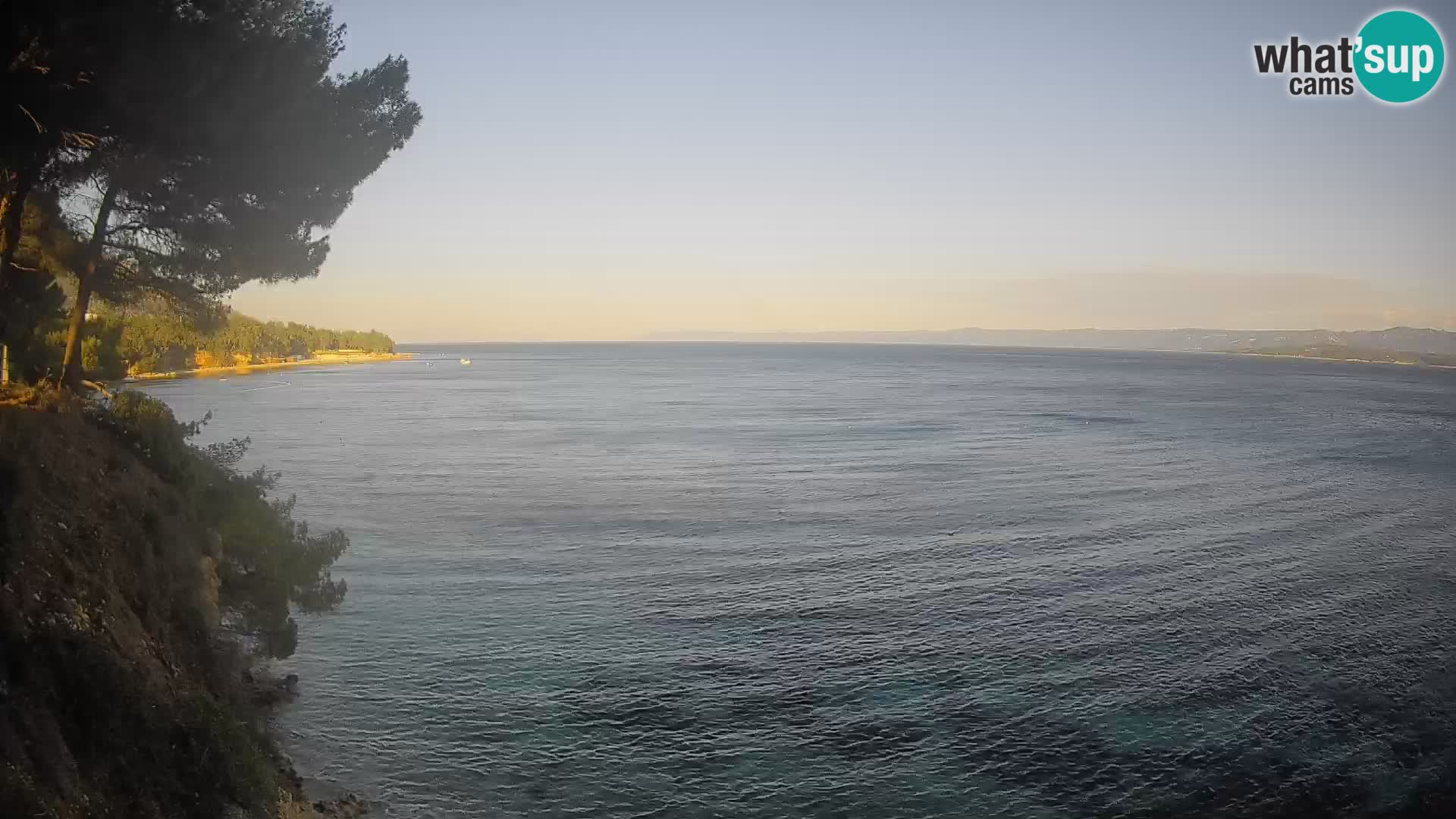 Spletna kamera Plaža Potočine Bol – Pogled v živo na plažo Borak, otok Brač