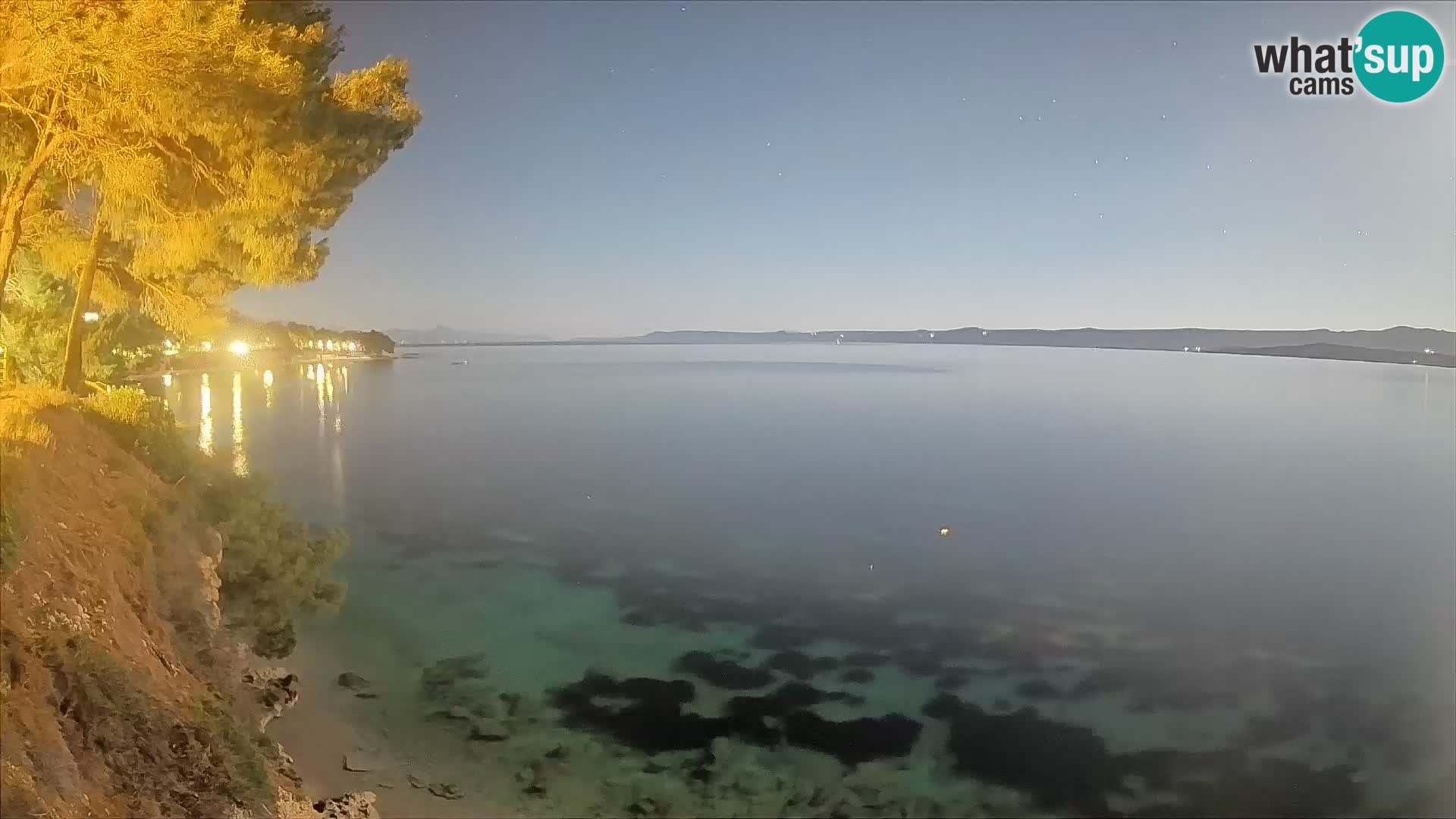 Spletna kamera Plaža Potočine Bol – Pogled v živo na plažo Borak, otok Brač