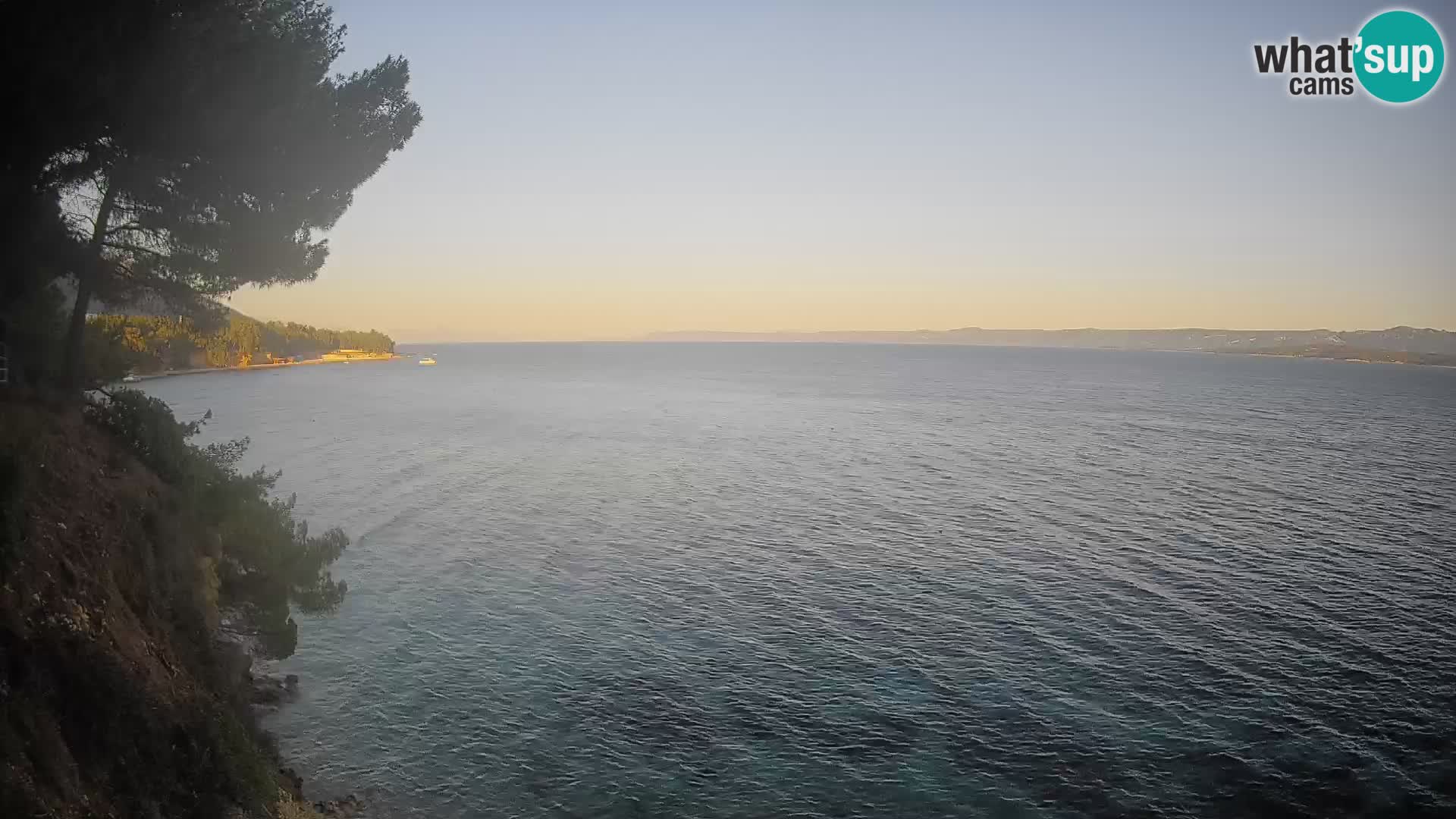 Spletna kamera Plaža Potočine Bol – Pogled v živo na plažo Borak, otok Brač