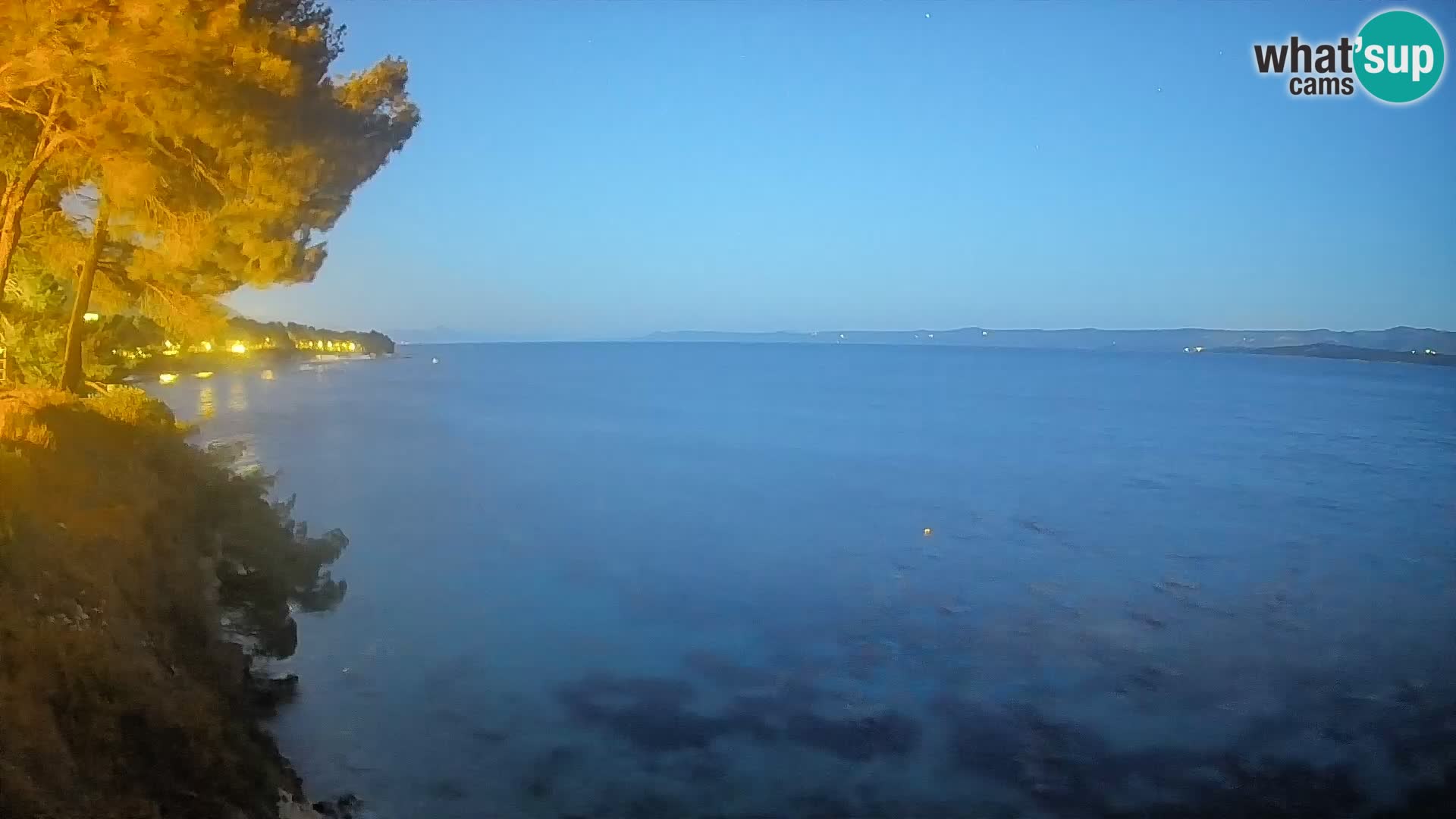 Spletna kamera Plaža Potočine Bol – Pogled v živo na plažo Borak, otok Brač