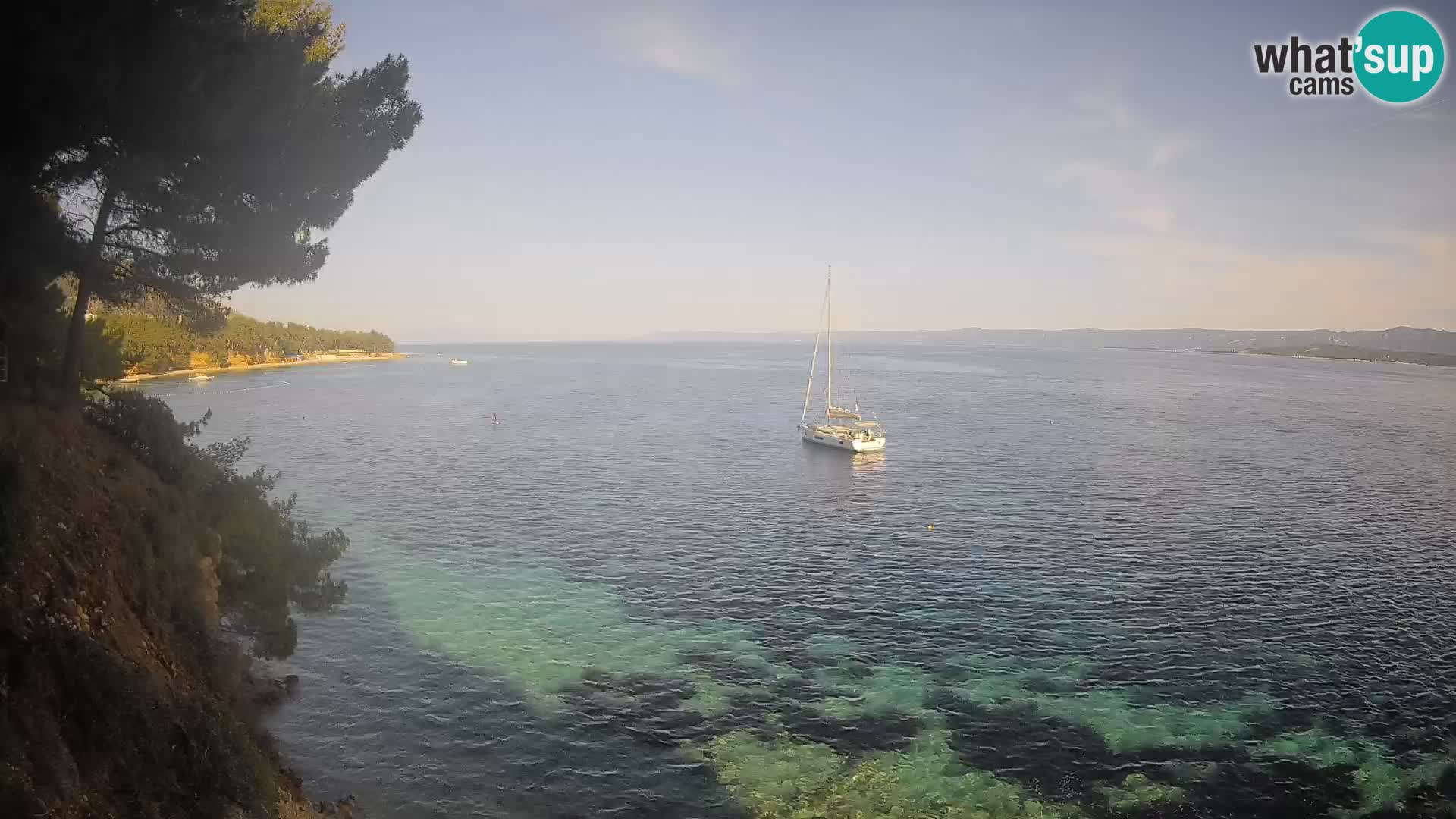 Spletna kamera Plaža Potočine Bol – Pogled v živo na plažo Borak, otok Brač