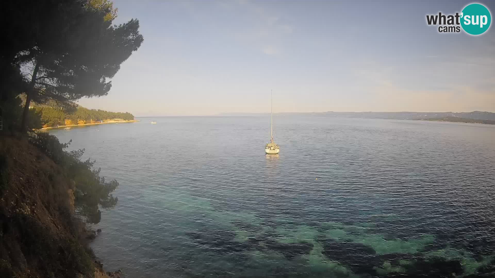 Web kamera Potočine Bol – Pogled uživo na plažu Borak, otok Brač