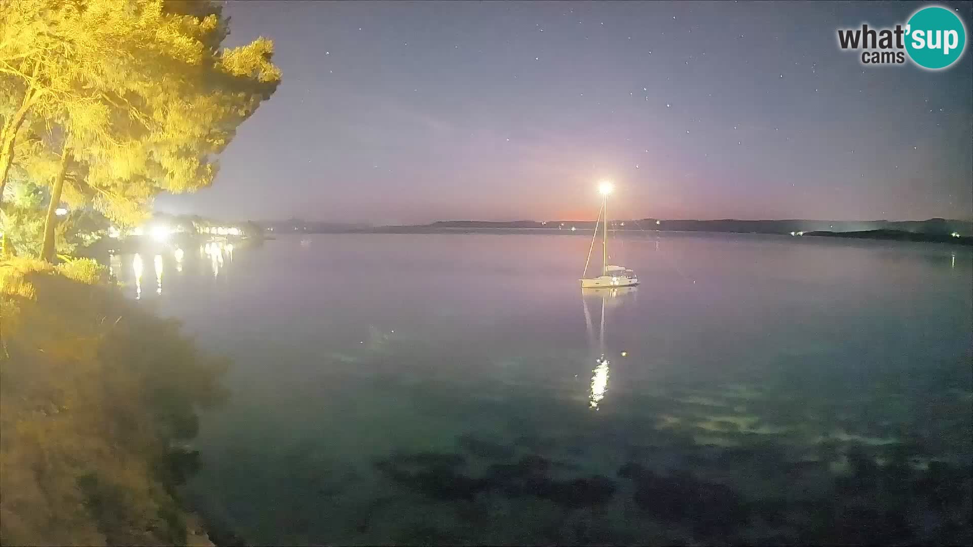 Web kamera Potočine Bol – Pogled uživo na plažu Borak, otok Brač