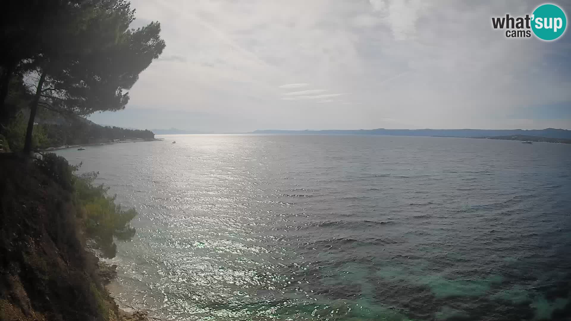 Spletna kamera Plaža Potočine Bol – Pogled v živo na plažo Borak, otok Brač