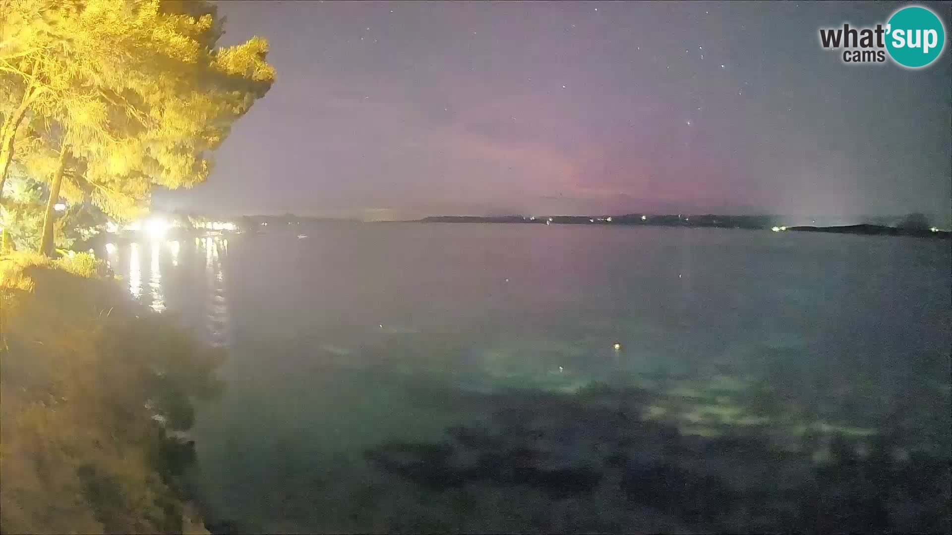 Spletna kamera Plaža Potočine Bol – Pogled v živo na plažo Borak, otok Brač