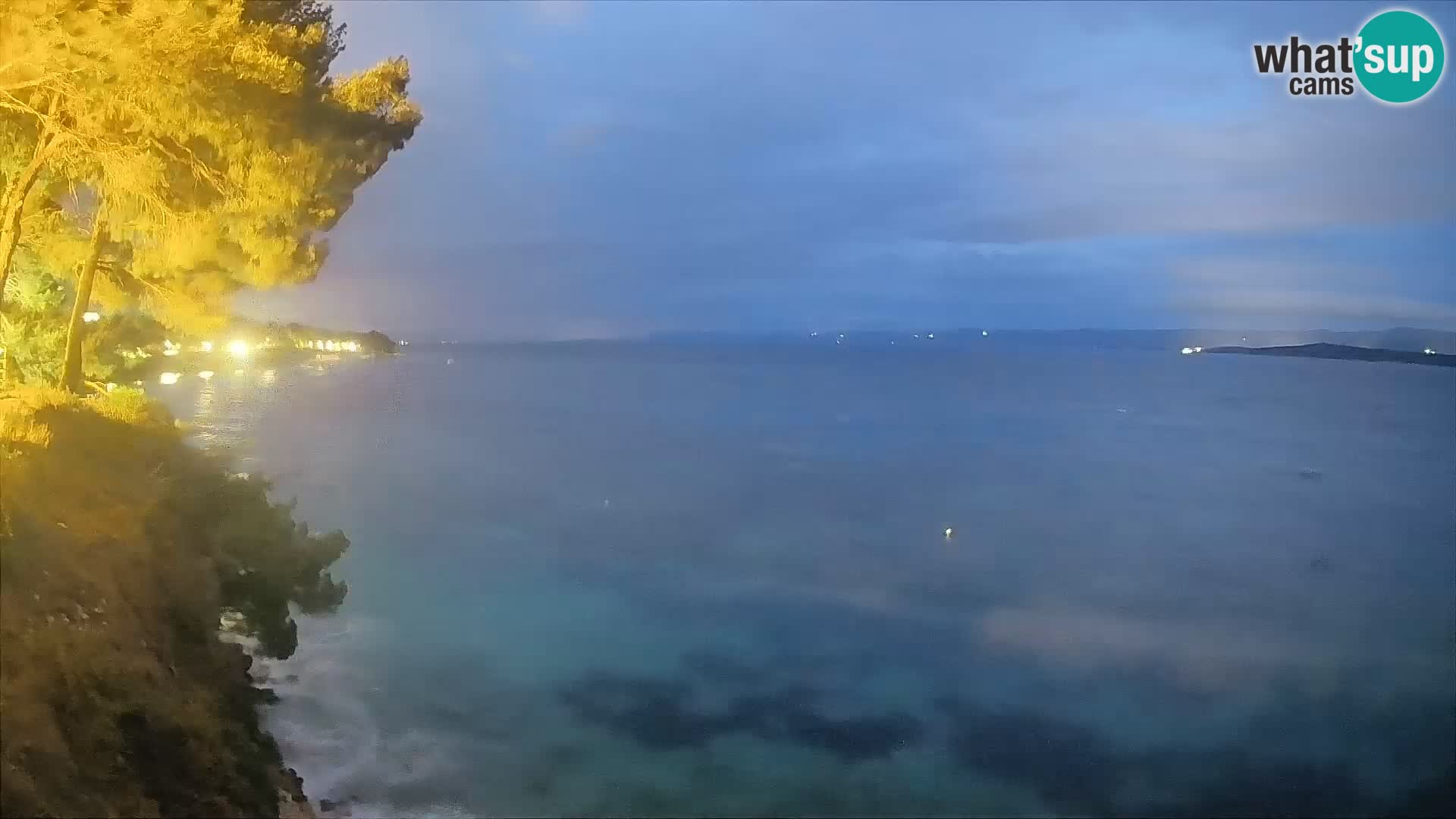 Spletna kamera Plaža Potočine Bol – Pogled v živo na plažo Borak, otok Brač