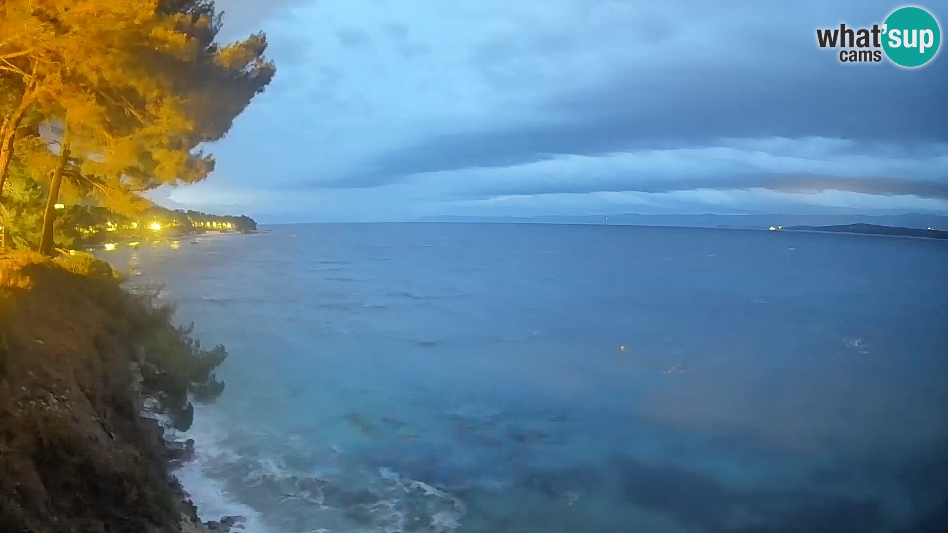 Spletna kamera Plaža Potočine Bol – Pogled v živo na plažo Borak, otok Brač
