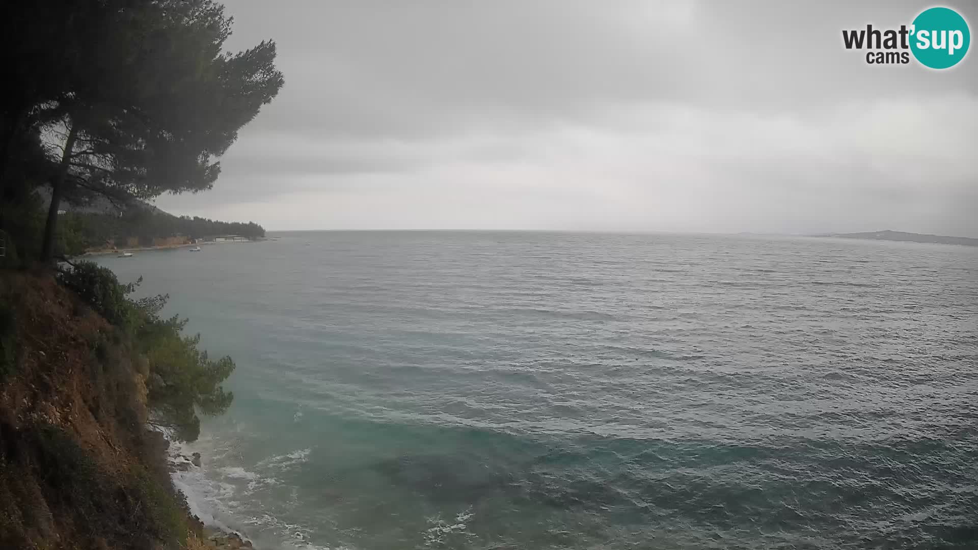 Spletna kamera Plaža Potočine Bol – Pogled v živo na plažo Borak, otok Brač