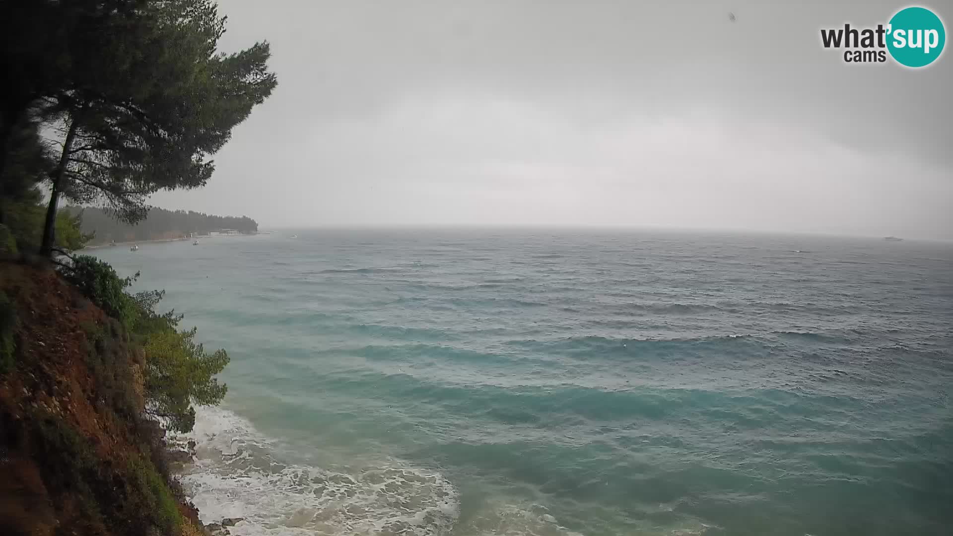 Spletna kamera Plaža Potočine Bol – Pogled v živo na plažo Borak, otok Brač