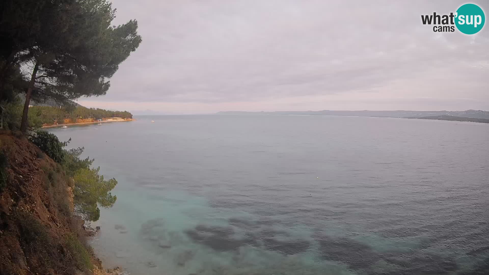 Spletna kamera Plaža Potočine Bol – Pogled v živo na plažo Borak, otok Brač