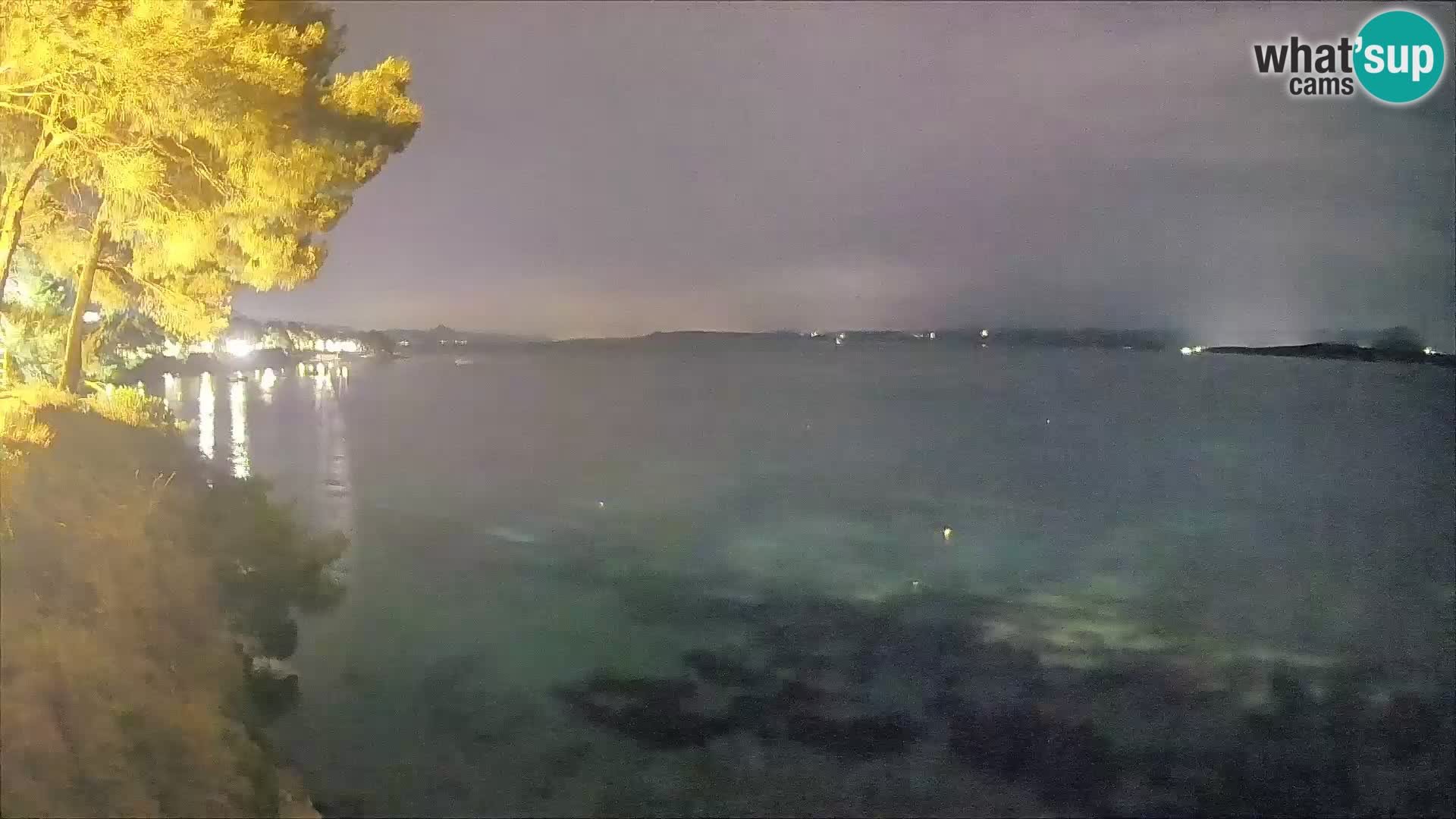 Web kamera Potočine Bol – Pogled uživo na plažu Borak, otok Brač