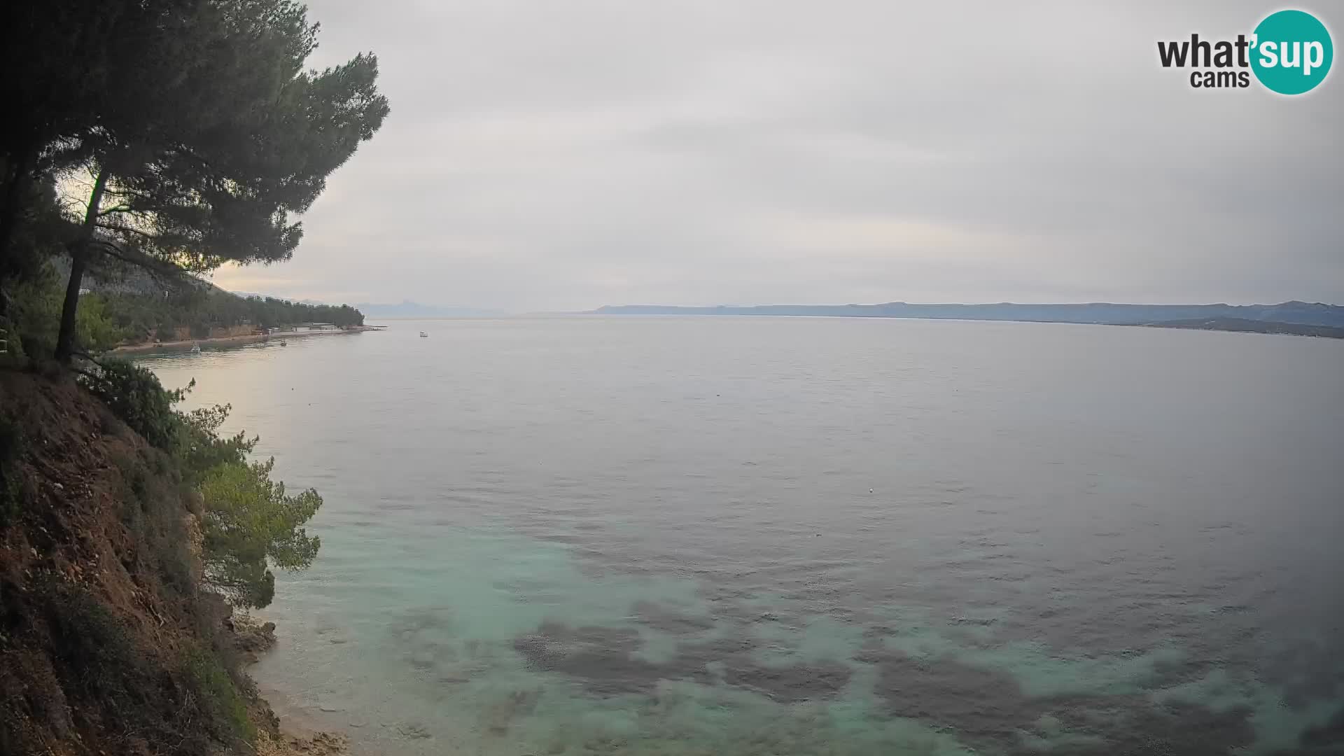 Spletna kamera Plaža Potočine Bol – Pogled v živo na plažo Borak, otok Brač
