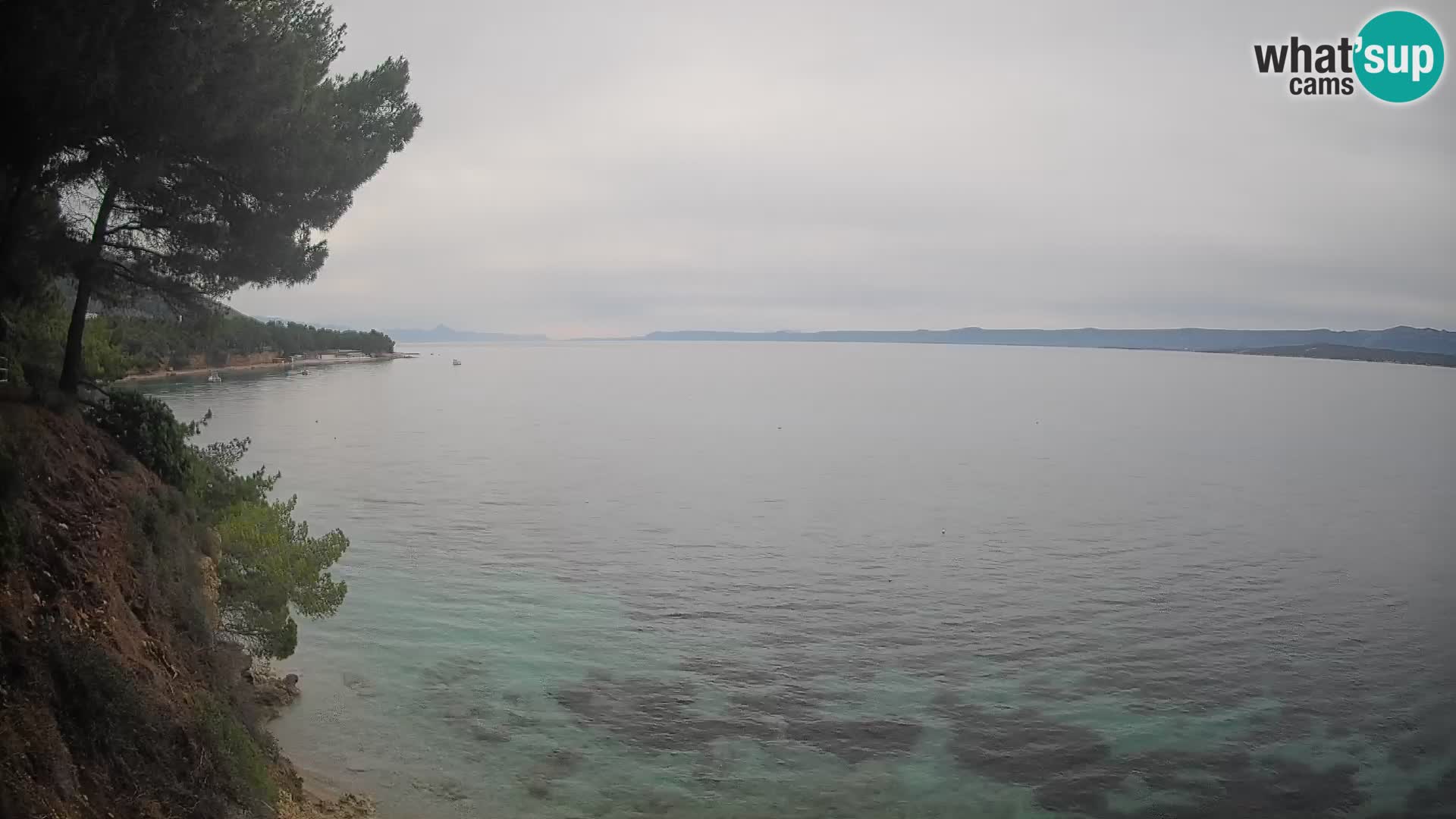 Spletna kamera Plaža Potočine Bol – Pogled v živo na plažo Borak, otok Brač