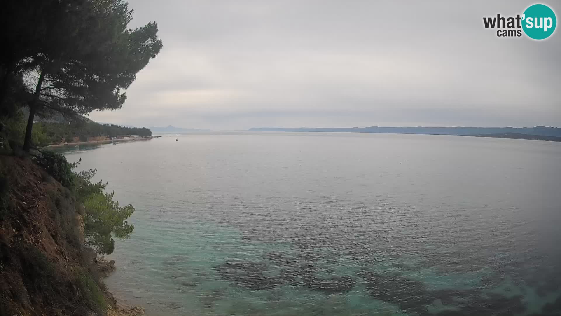 Spletna kamera Plaža Potočine Bol – Pogled v živo na plažo Borak, otok Brač
