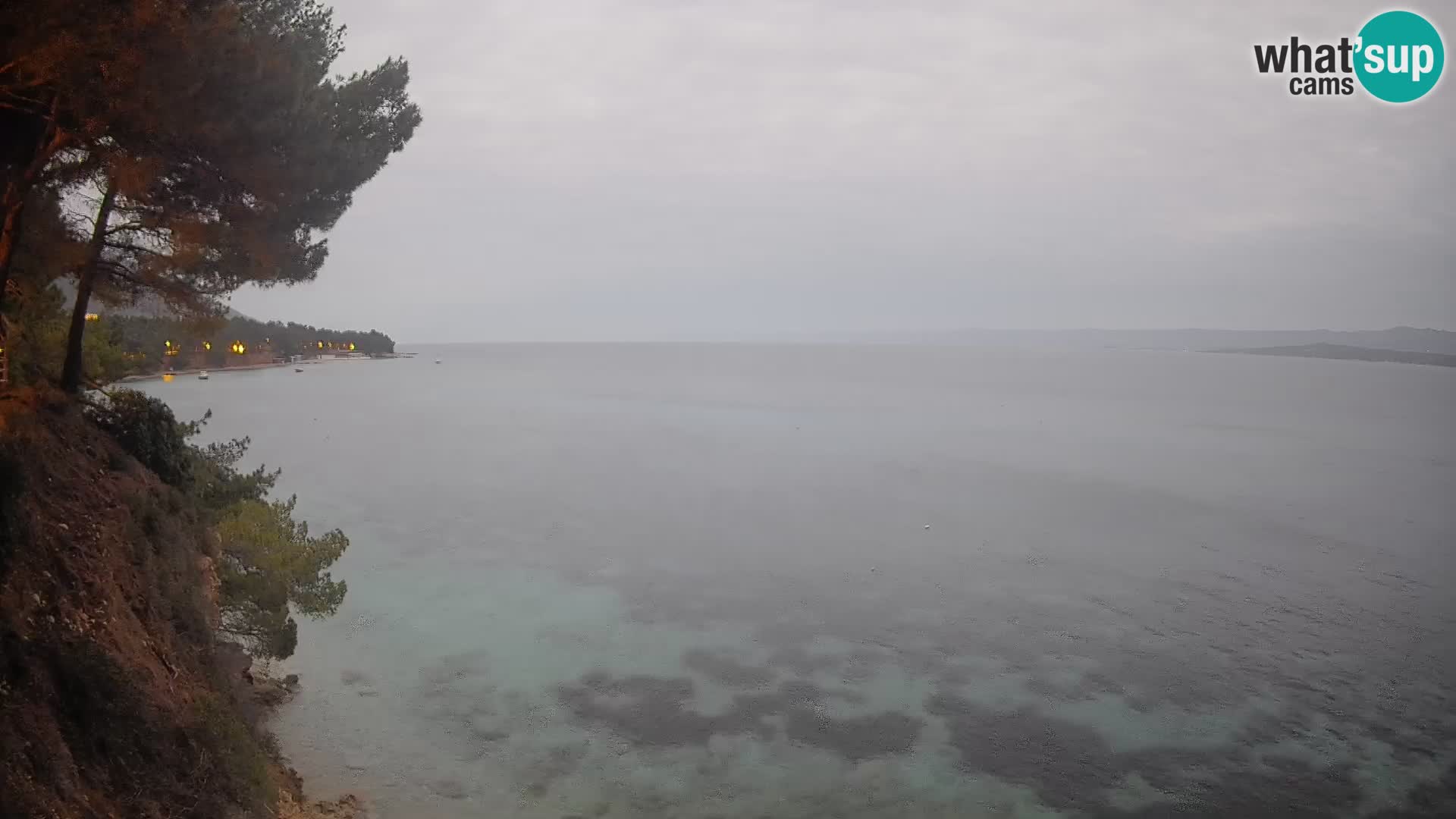 Spletna kamera Plaža Potočine Bol – Pogled v živo na plažo Borak, otok Brač