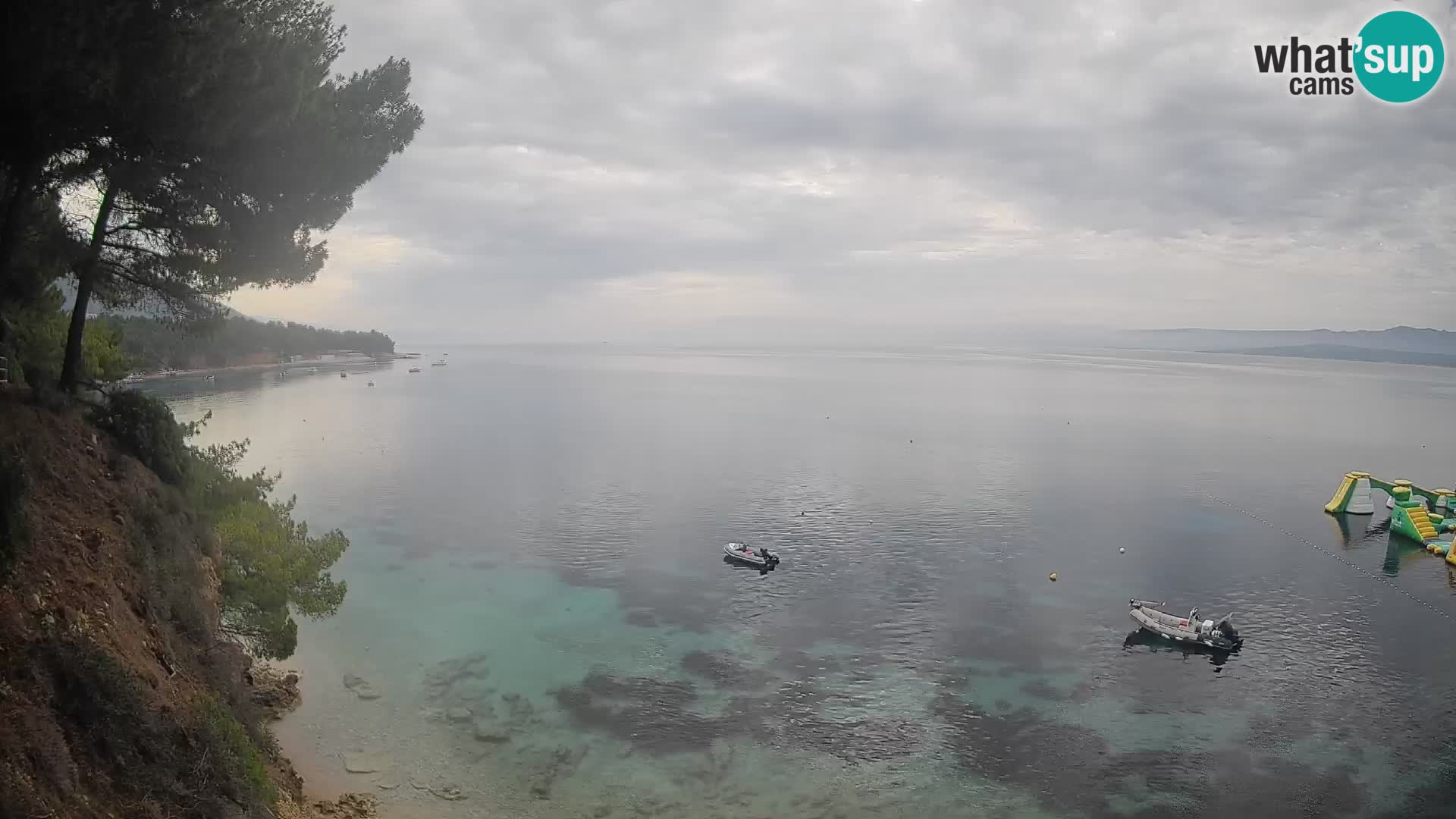 Spletna kamera Plaža Potočine Bol – Pogled v živo na plažo Borak, otok Brač