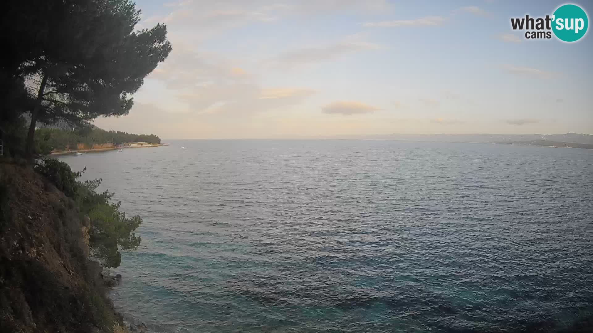 Spletna kamera Plaža Potočine Bol – Pogled v živo na plažo Borak, otok Brač