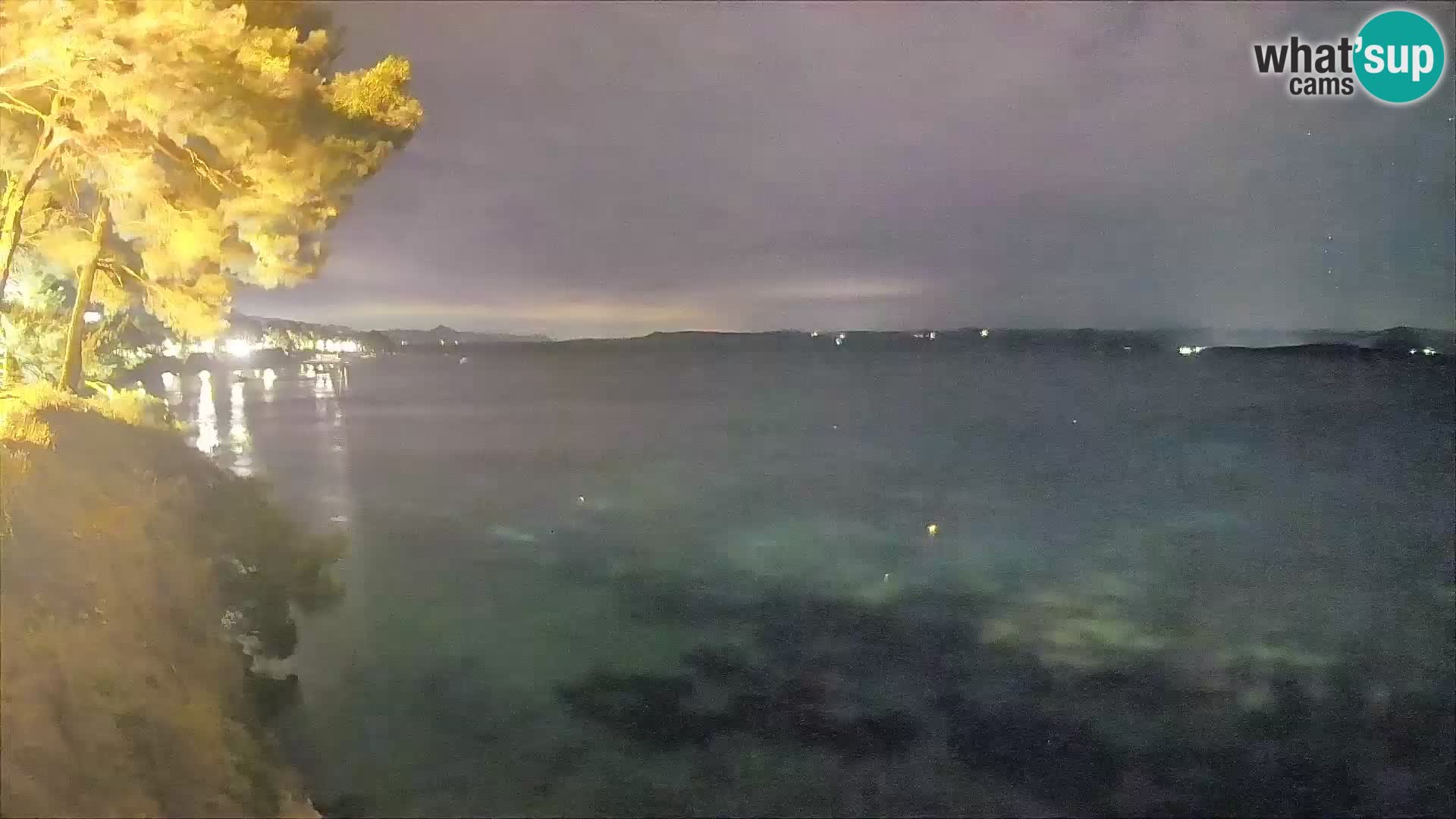 Spletna kamera Plaža Potočine Bol – Pogled v živo na plažo Borak, otok Brač