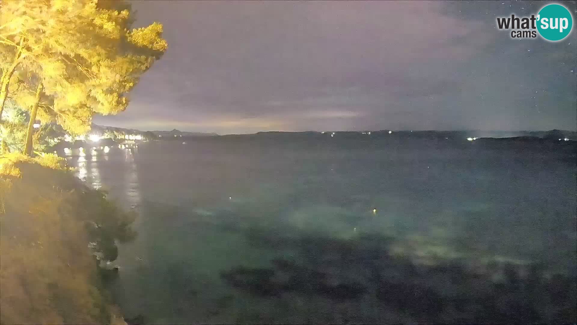 Spletna kamera Plaža Potočine Bol – Pogled v živo na plažo Borak, otok Brač