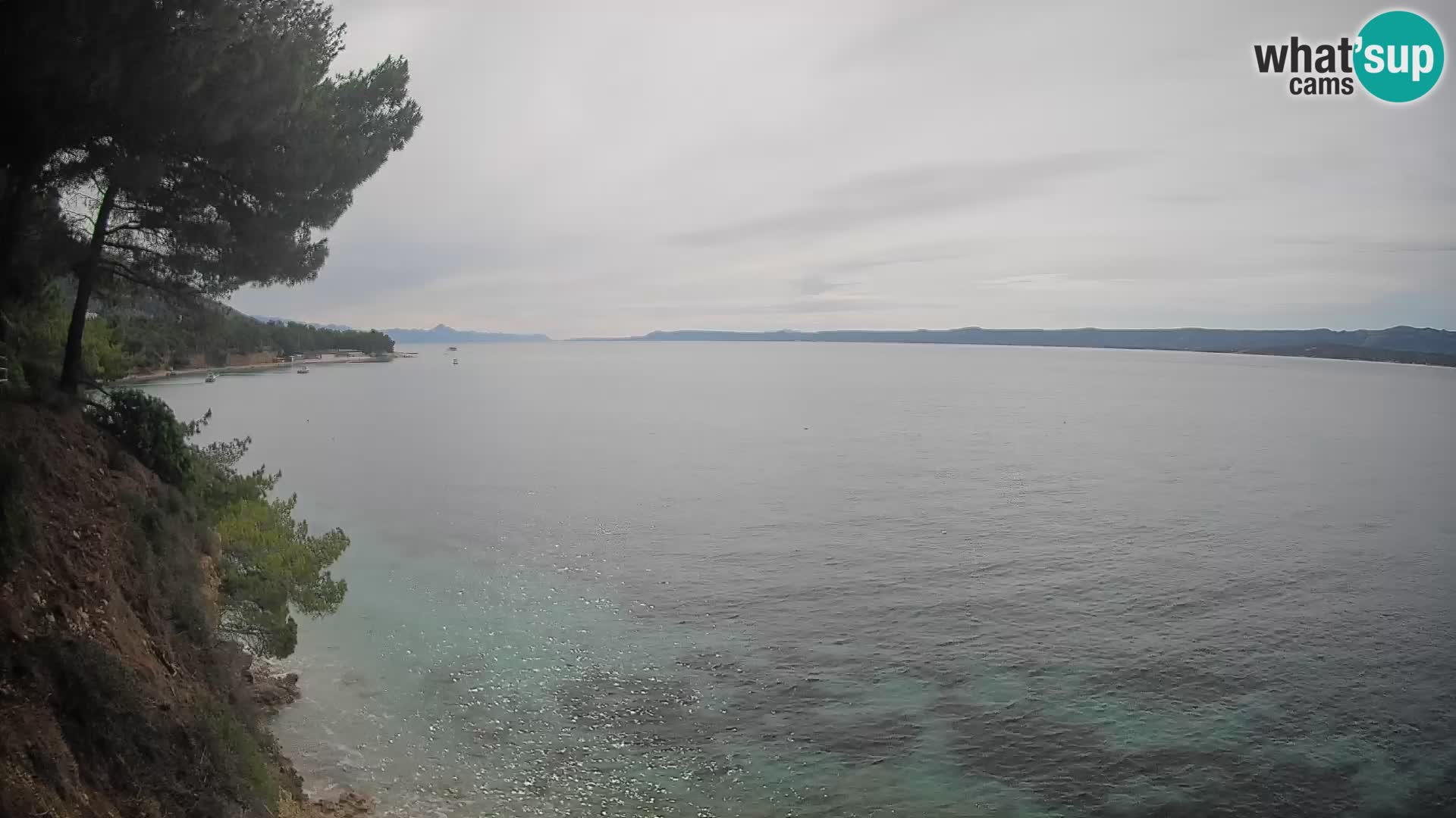 Spletna kamera Plaža Potočine Bol – Pogled v živo na plažo Borak, otok Brač
