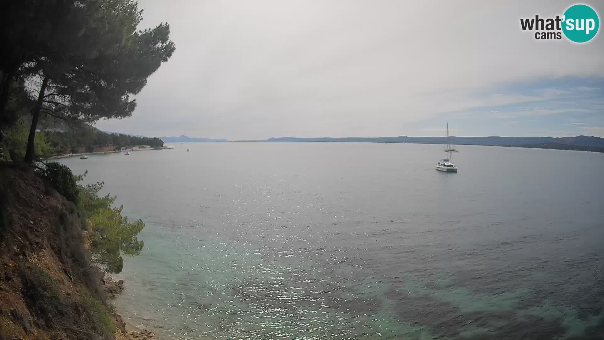 Spletna kamera Plaža Potočine Bol – Pogled v živo na plažo Borak, otok Brač