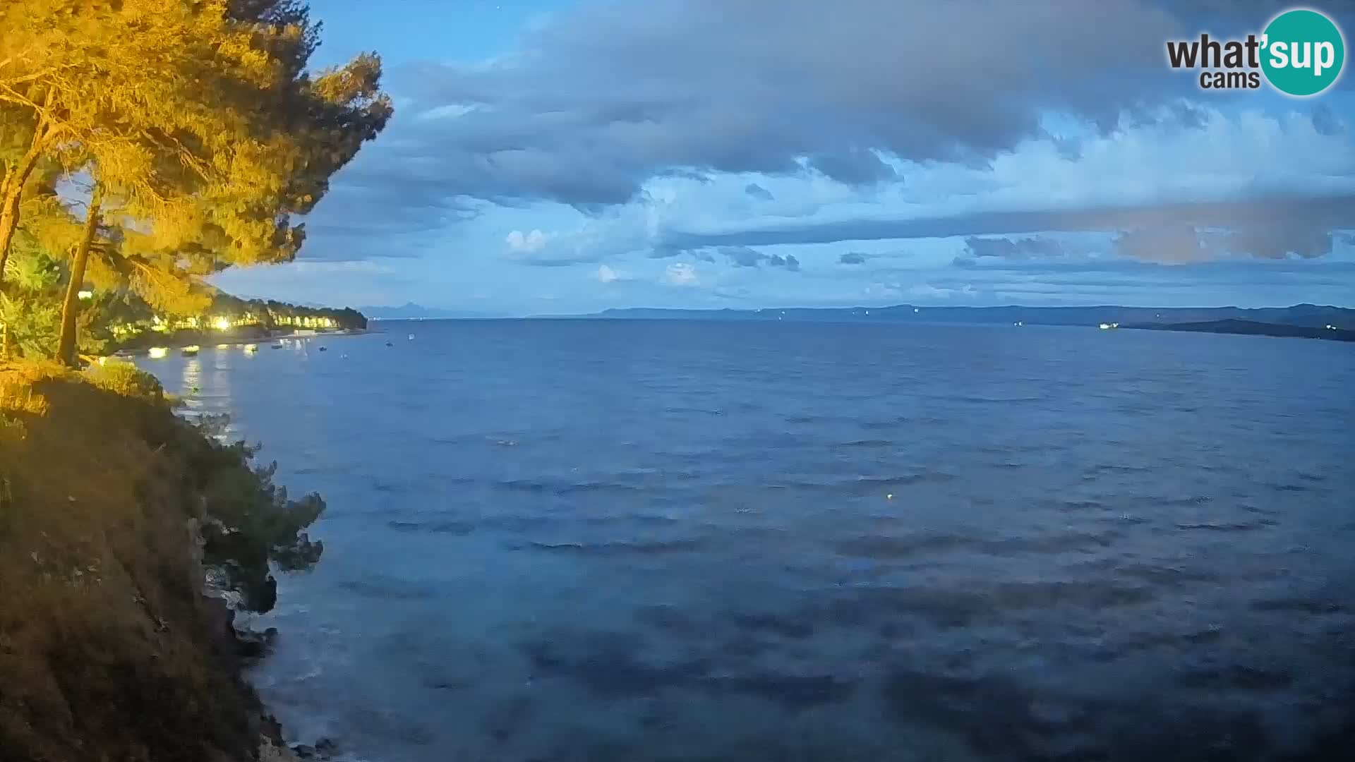 Spletna kamera Plaža Potočine Bol – Pogled v živo na plažo Borak, otok Brač