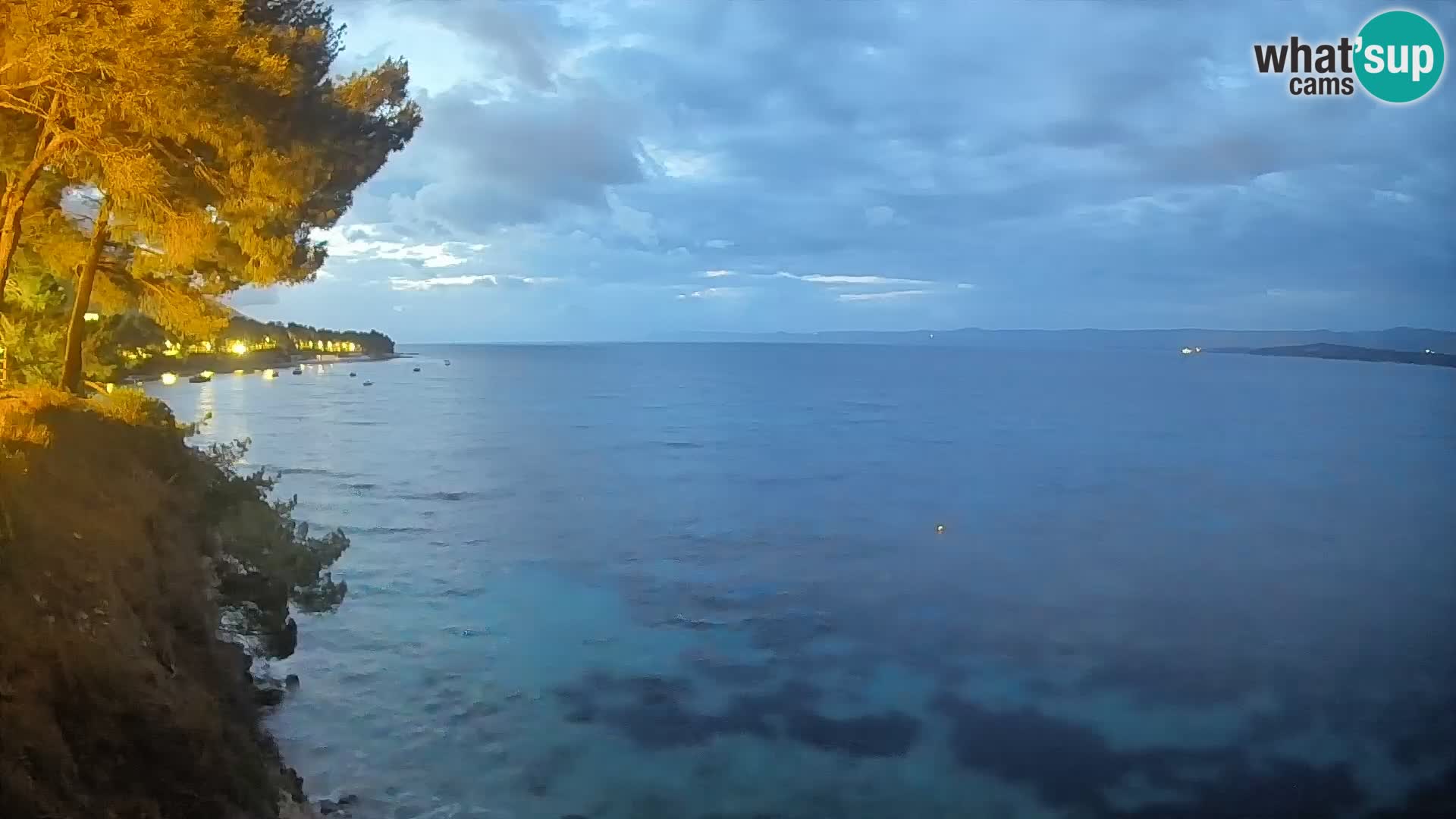 Spletna kamera Plaža Potočine Bol – Pogled v živo na plažo Borak, otok Brač