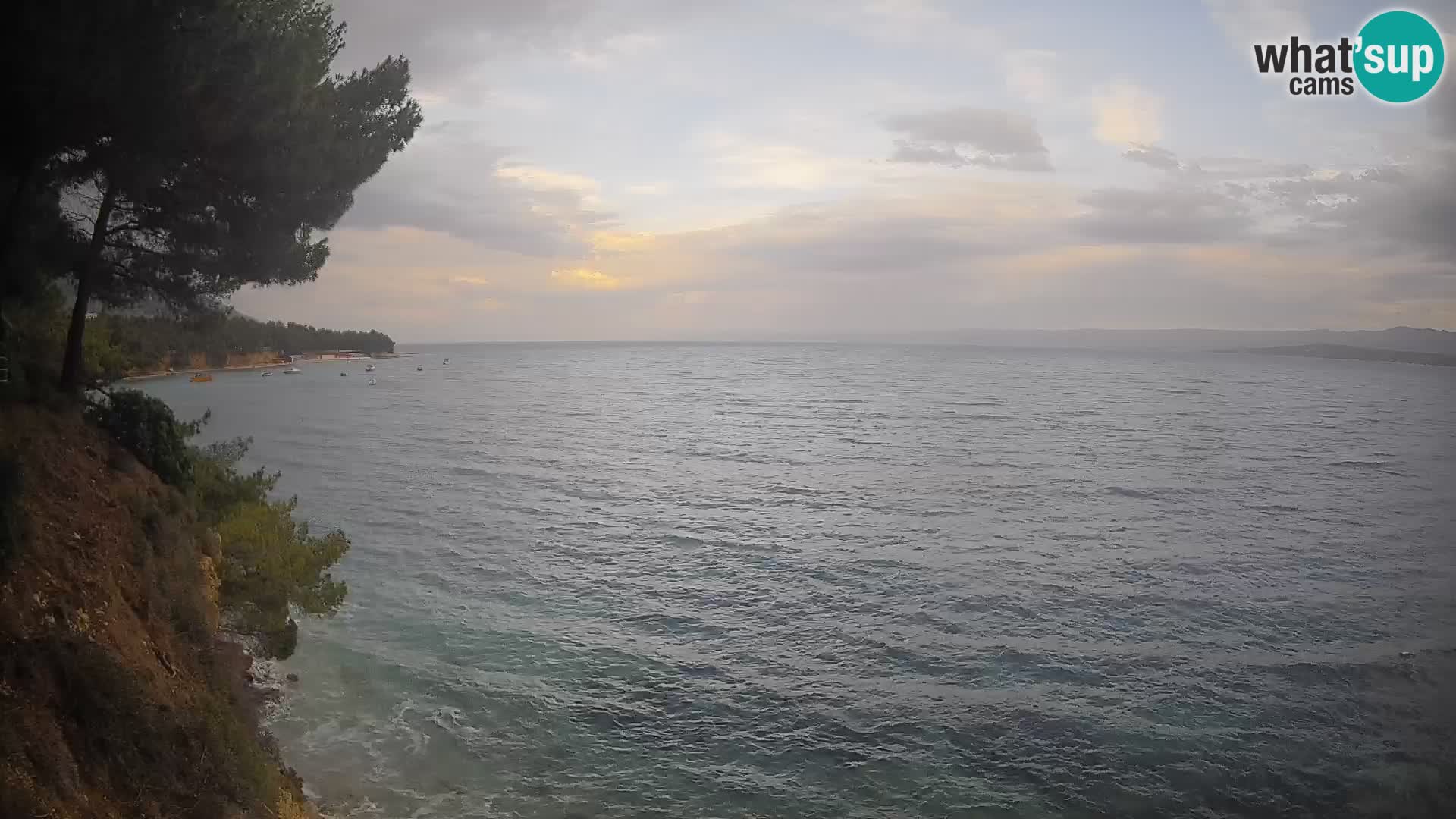 Spletna kamera Plaža Potočine Bol – Pogled v živo na plažo Borak, otok Brač