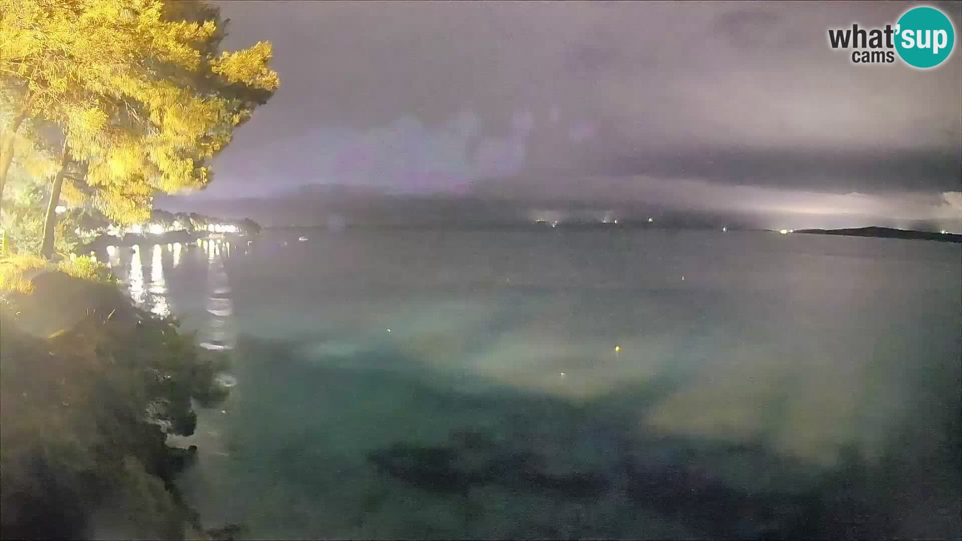 Webcam Spiaggia Potočine Bol – Vista live sulla spiaggia Borak, Isola di Brač